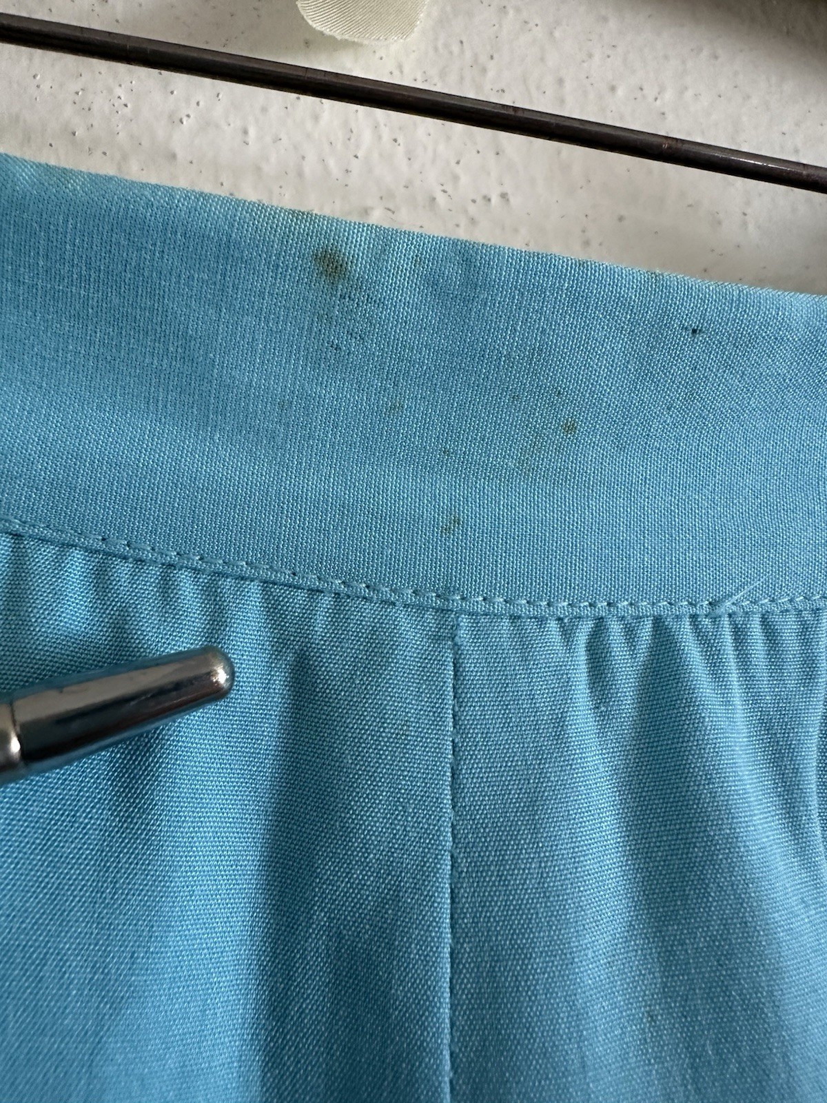 1940s Embroidered Daisy Floral Side Zip Shorts Helen Harper Rayon Resort VTG