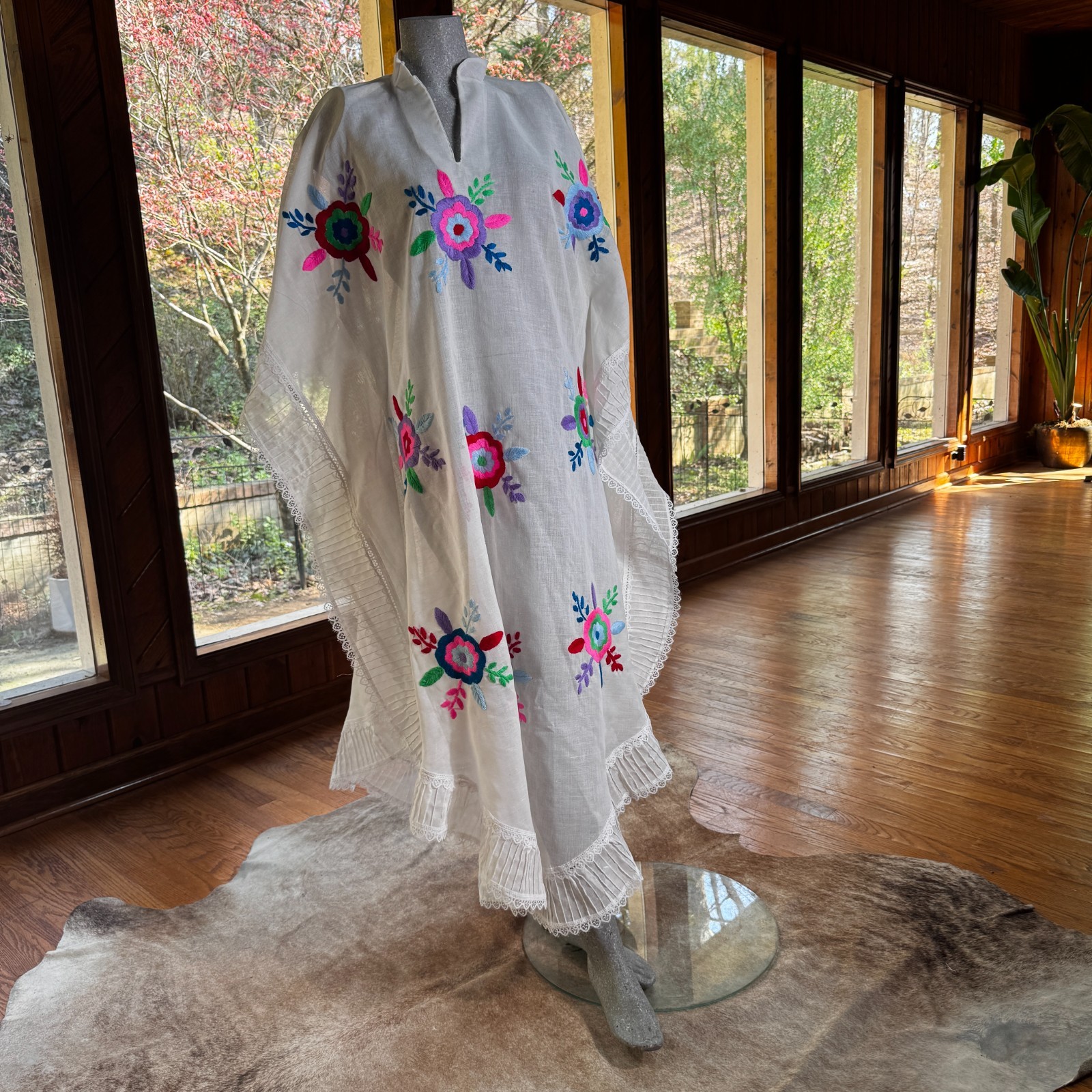 Vintage 1970s Kaftan Hand Embroidered Floral Motifs Folk Art Festival Poncho OS