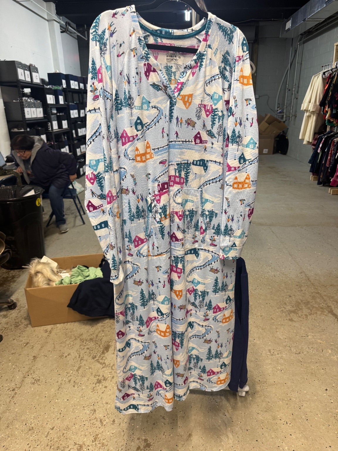 DA3289 COMFORTCODE by Cuddl Duds Nightgown M Winter Village Scene Pockets