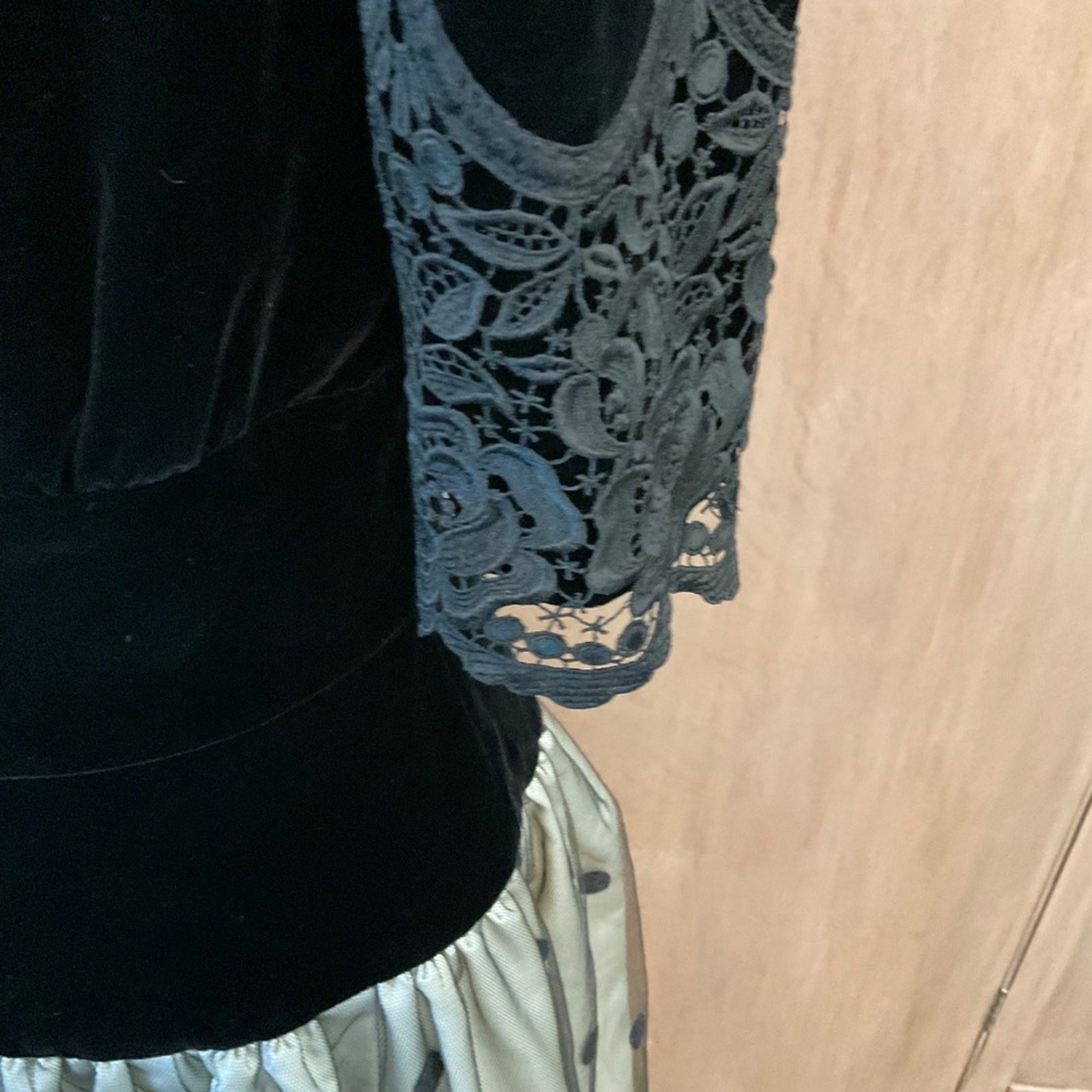 Rare VTG William Pearson 80’s Black Velvet Lace Puff Sleeve Formal Gown Sz 12