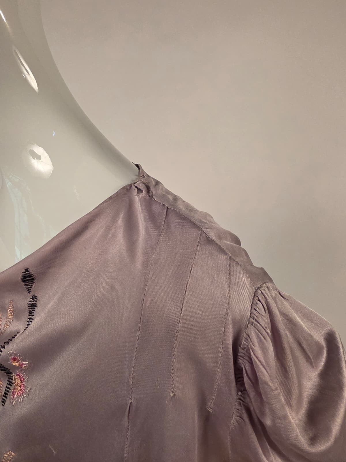 FLAPPER 1920’S RAYON JERSEY BLOUSE W RICH EMBROIDERY 