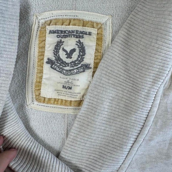 American Eagle gray graphic cropped fur lined hooded jacket y2k vintage mcbling