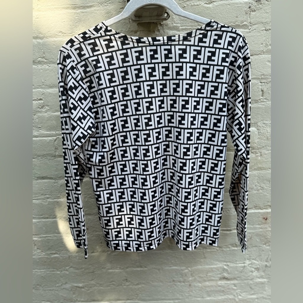 STUNNING authentic vintage Fendi Black and White Graphic Long Sleeve Tee EUC