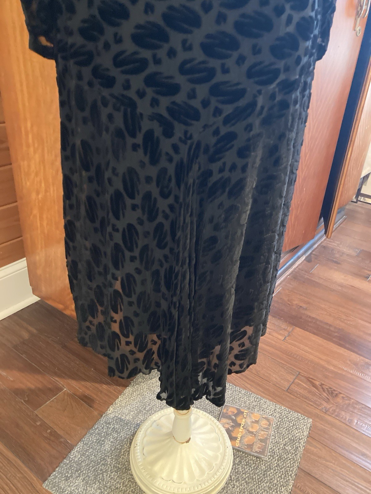 Vintage 1920s black velvet burn out french cut velvet flapper dress lined B 37