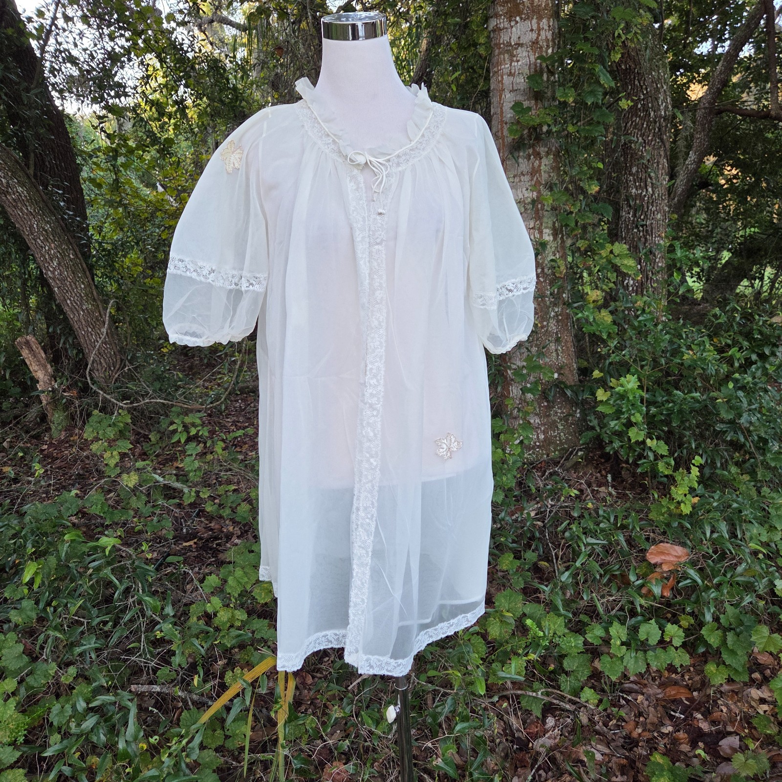 Vintage 1960&rsquo;s Mojud Rare Peignoir Double Chiffon Floral Lace Housecoat Robe M