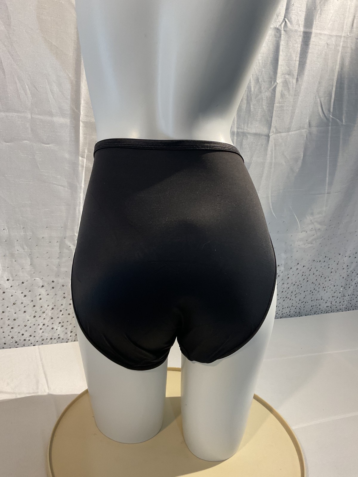 VANITY FAIR vintage NWT BLACK Microfiber Hi-Cut Brief Panties size 8