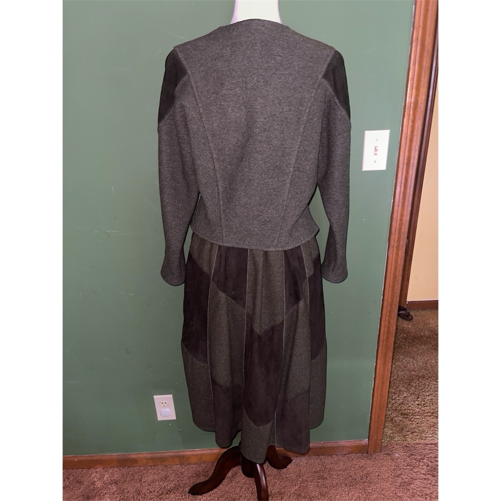 Vintage Austrian Wool Jacket Skirt 2 Piece By Geiger Tyrol Green/Black Size 40