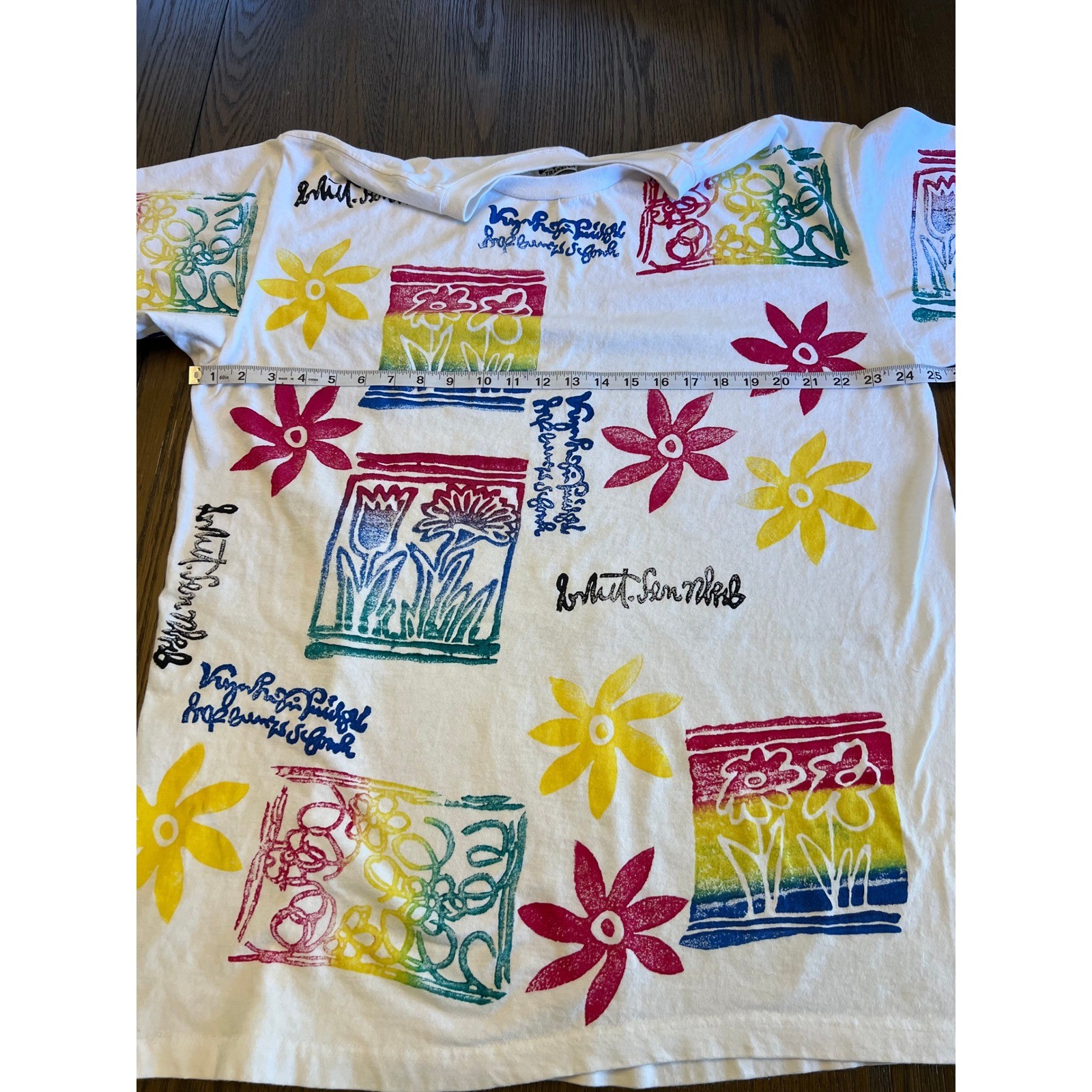 Vintage 90s L.A. Transfer Abstract Floral Graphic Tee Oversized Artsy Boho Shirt