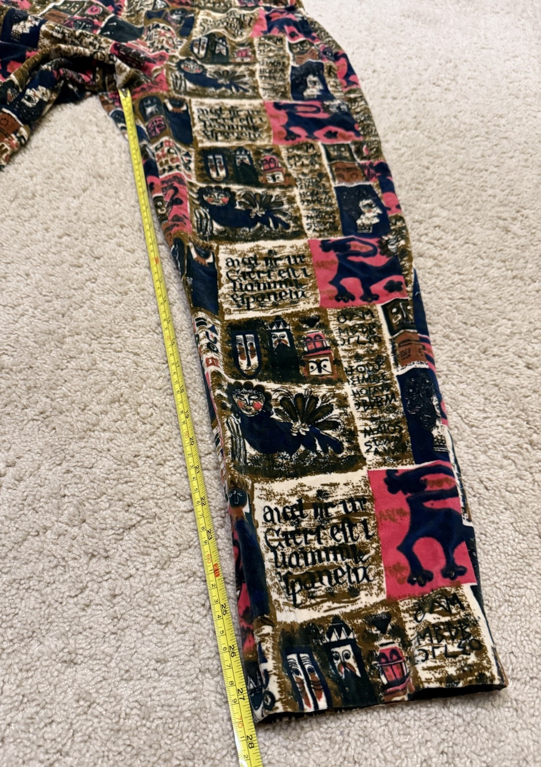 Vtg 60s Psychedelic Medieval Print Velvet Velour Pants Women Small 26×28 RARE