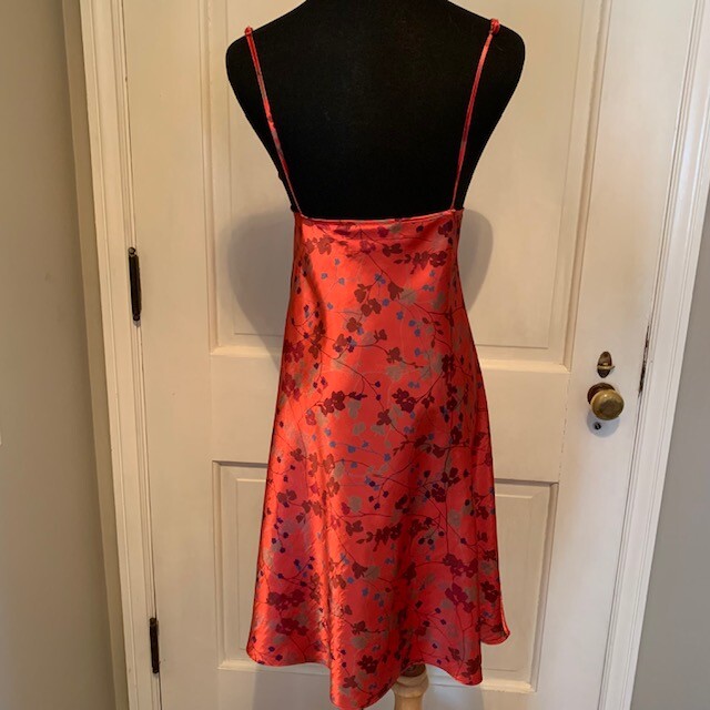 Beautiful Warner&rsquo;s Sleepwear Rose Colored Flowered Print Chemise. Size Large