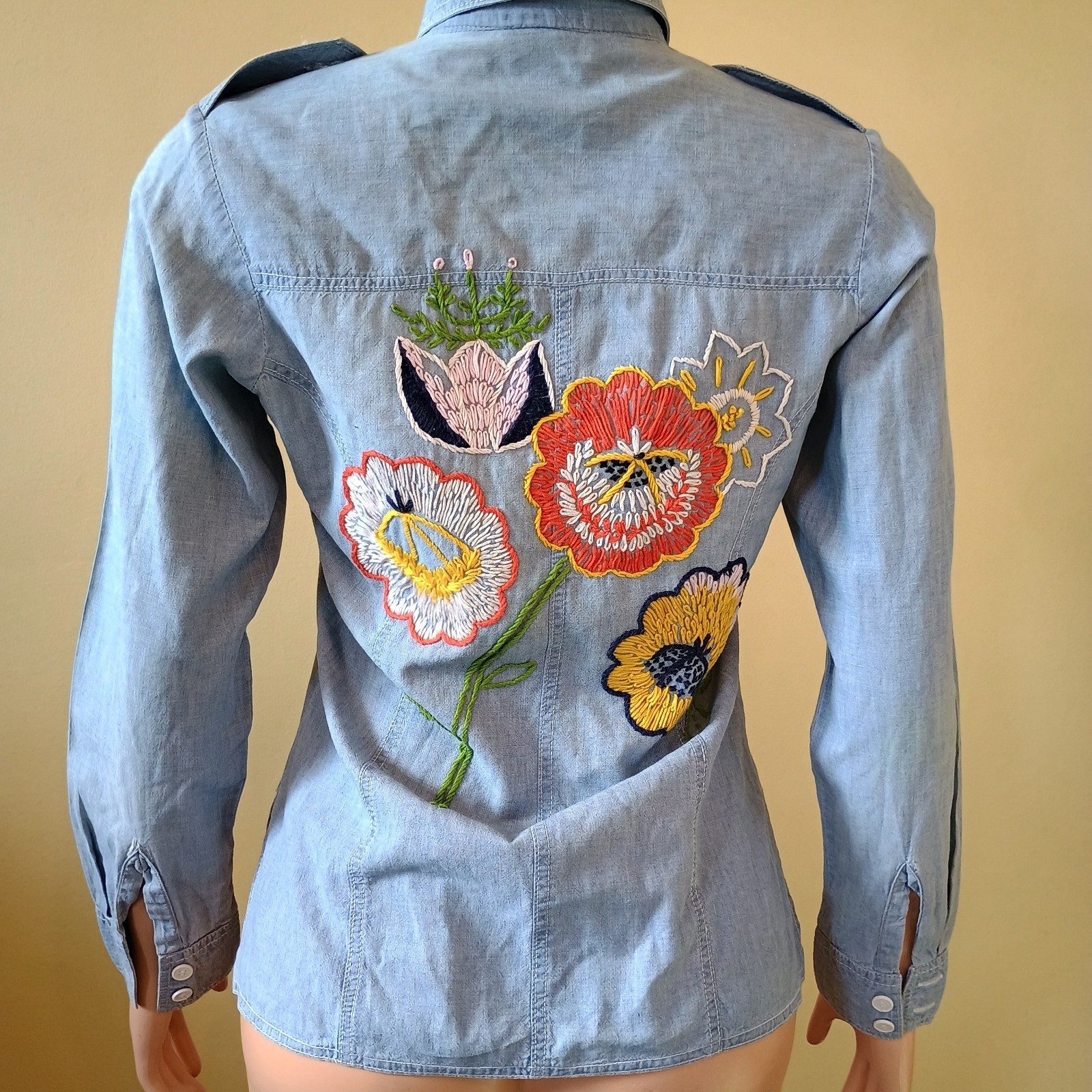 Vintage 1970&rsquo;s Embroidered Floral Chambray Collared Shirt Medium