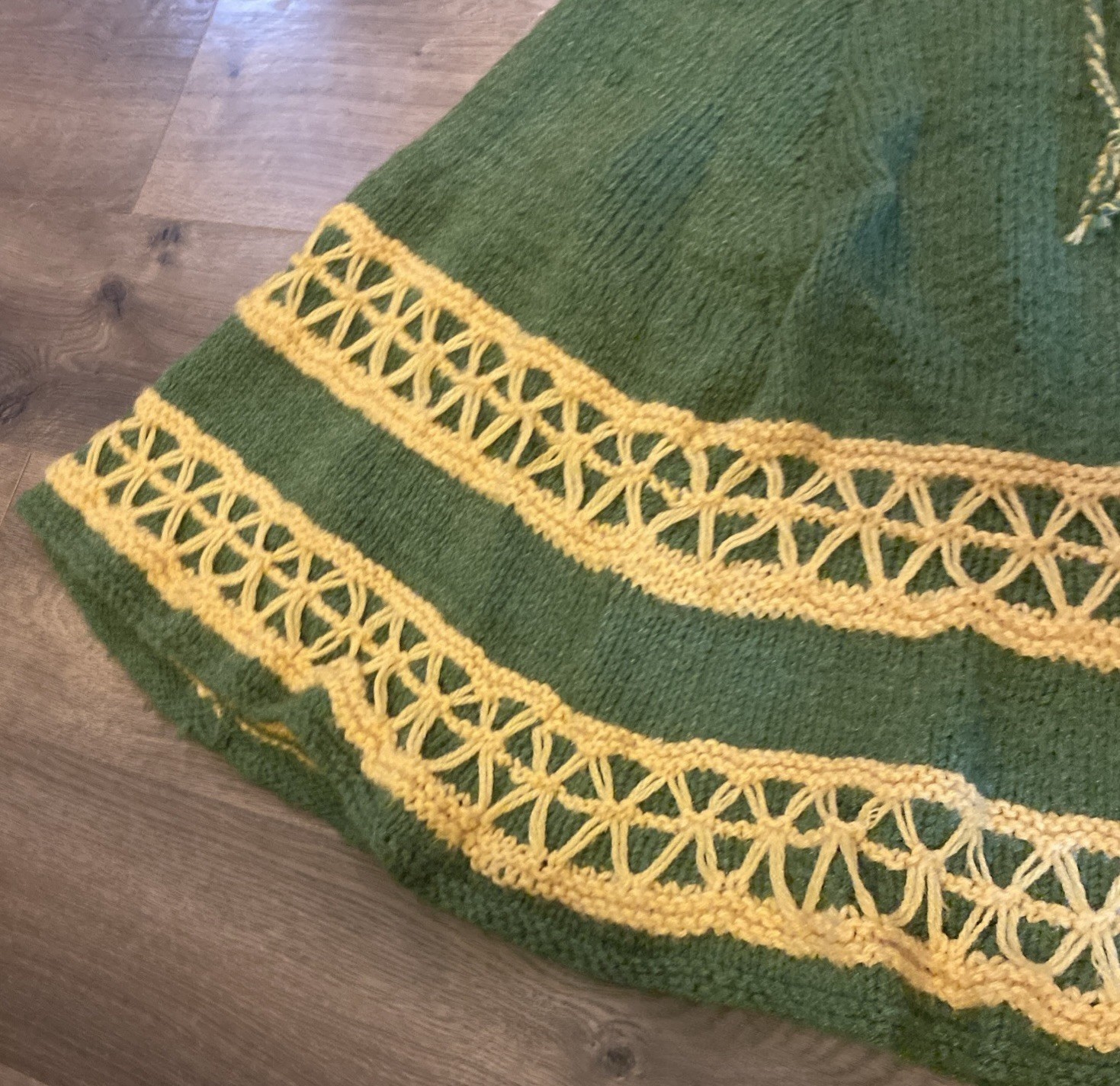 Wool Handmade Cape Poncho W/Drawstring Green Yellow 9” Opening 25.5”long Vintage