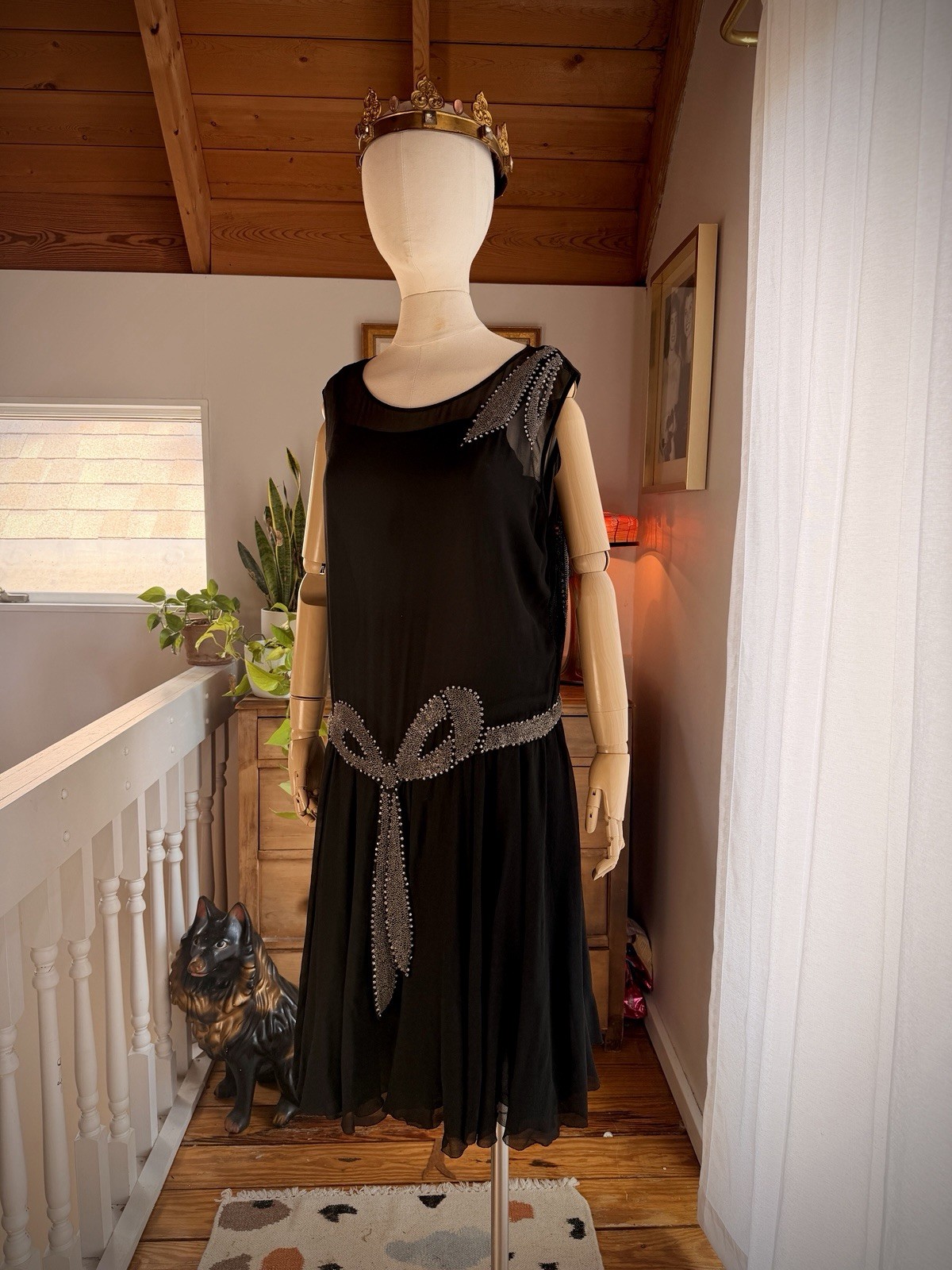 1920s Silk Chiffon Flapper Gown – Trompe L&rsquo;oeil Bead Bow W provenance – Medium