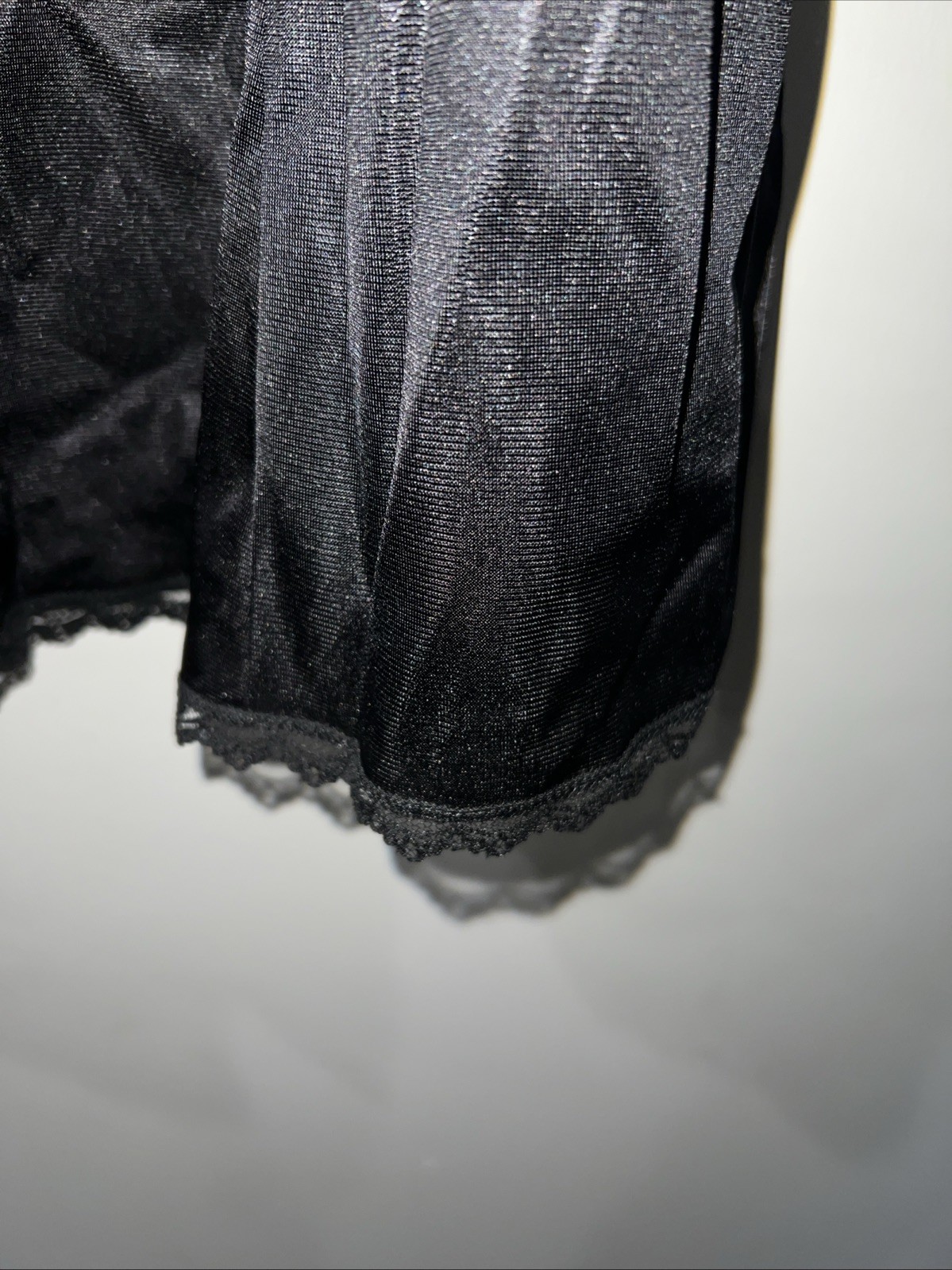 Vintage Maidenform Something Special Nylon Black Slip w/ Lace Size 38-Nice