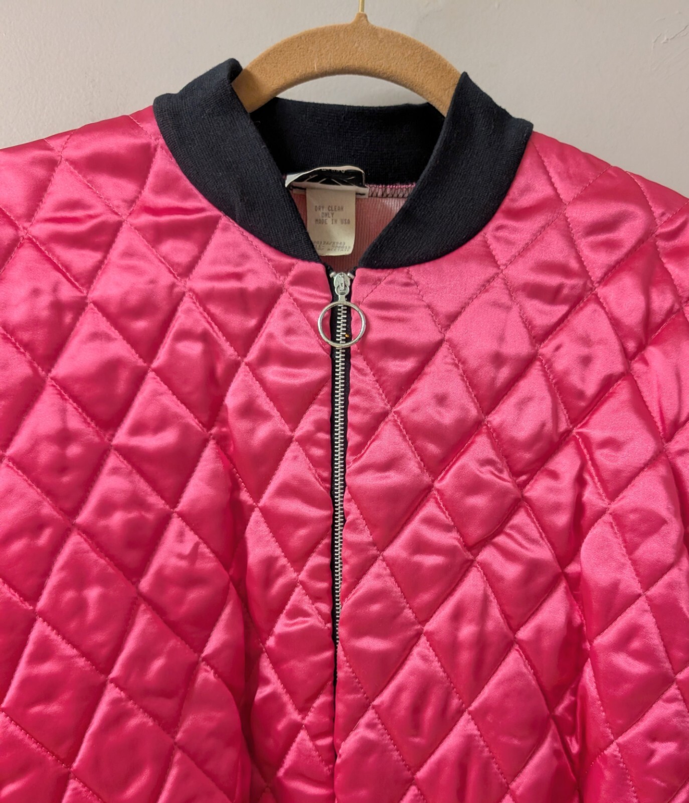 2XS Vintage 80&rsquo;s Neon Hot Pink Puffer Quilted GLAM ROCK Bomber Jacket S/M