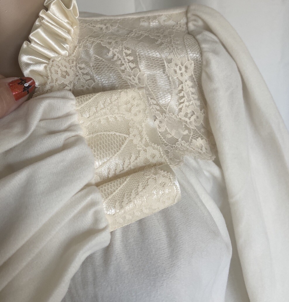 Vintage NWT S Donna Richard Gilligan O&rsquo;Malley Nightgown Lace Satin Trim Cream