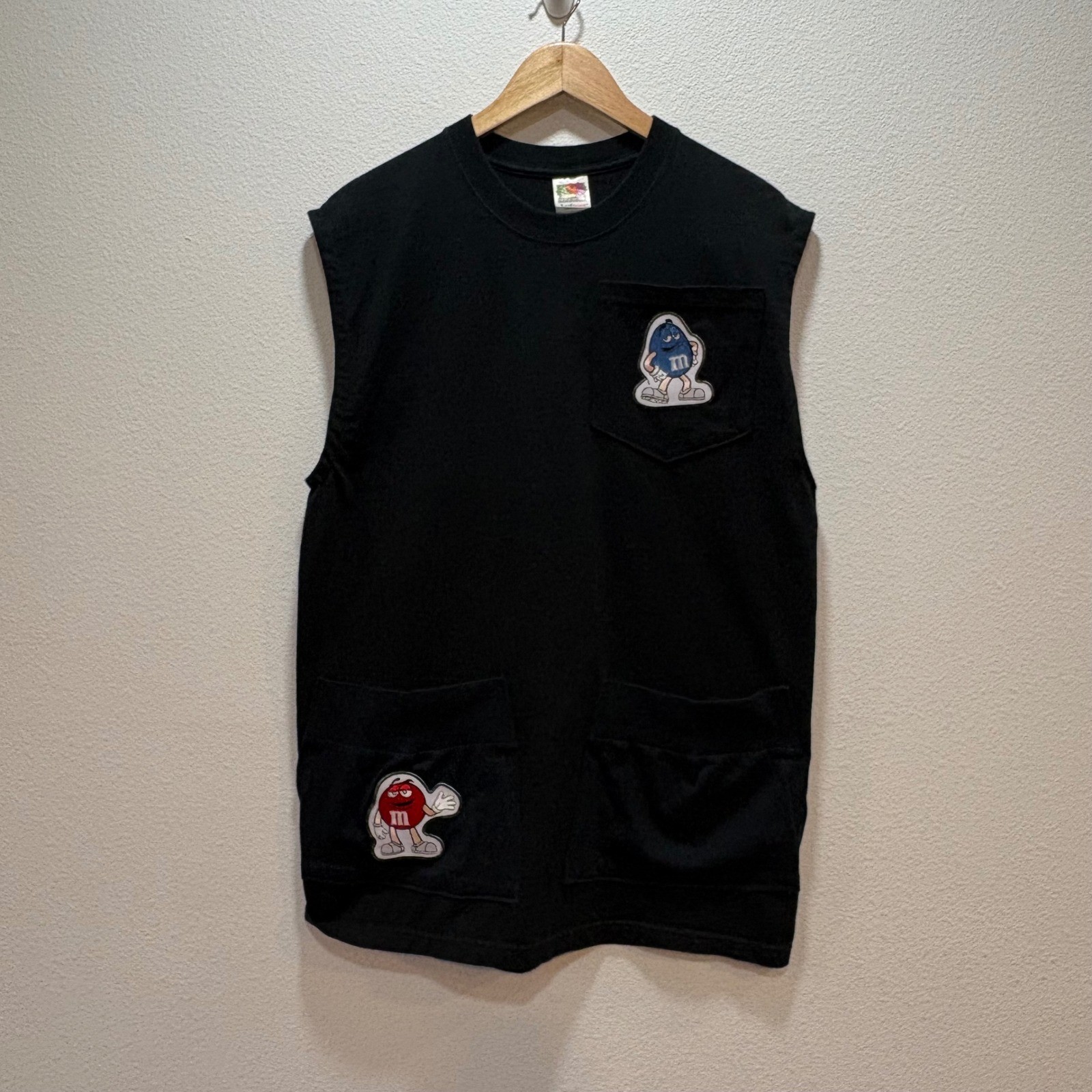 VTG Fruit of the Loom M&M&rsquo;s Sleeveless Pocket T-Shirt Black Muscle Tee Large