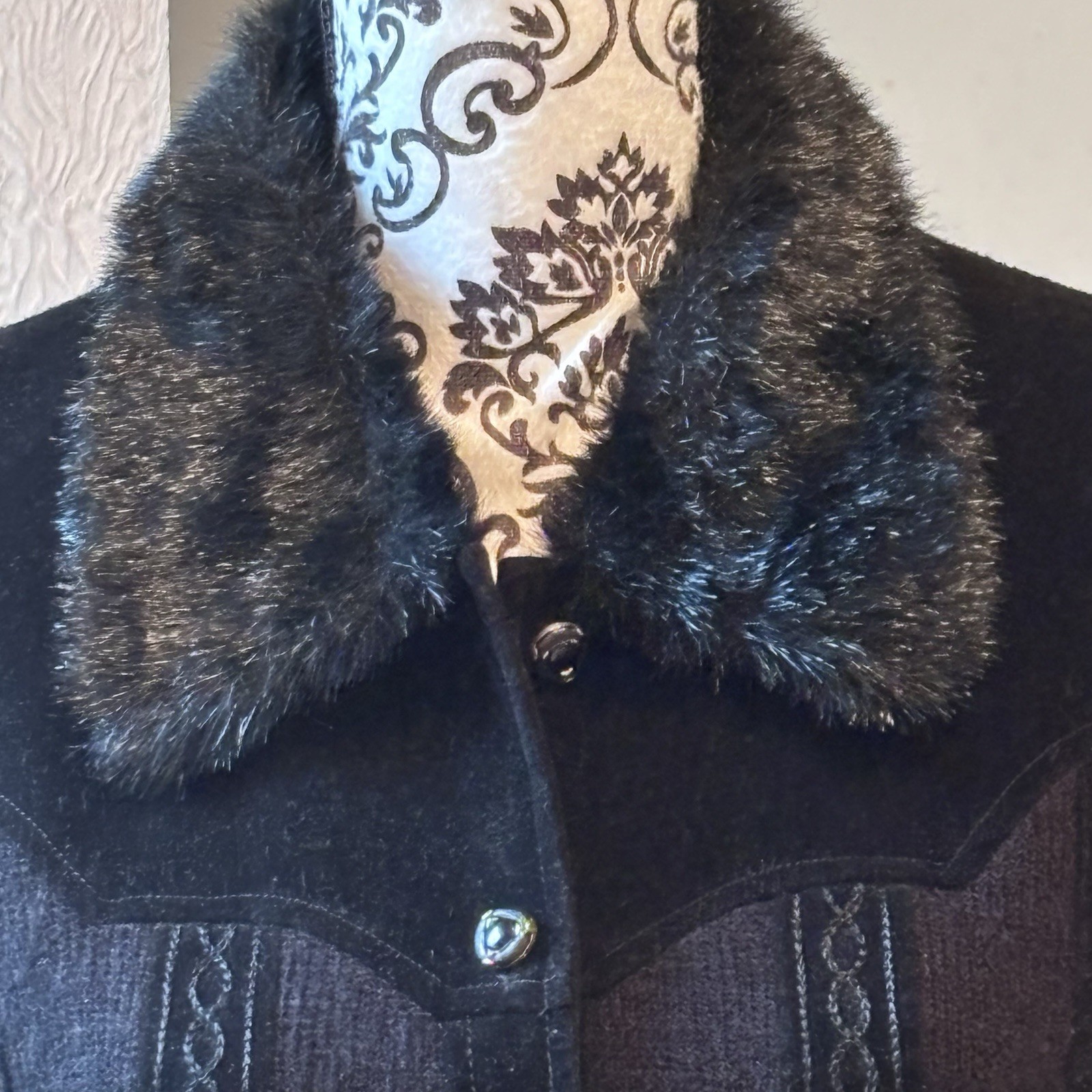 Vtg Gizel Western Chic Sweater Jacket Faux Fur Collar Embossed Braid Stitching