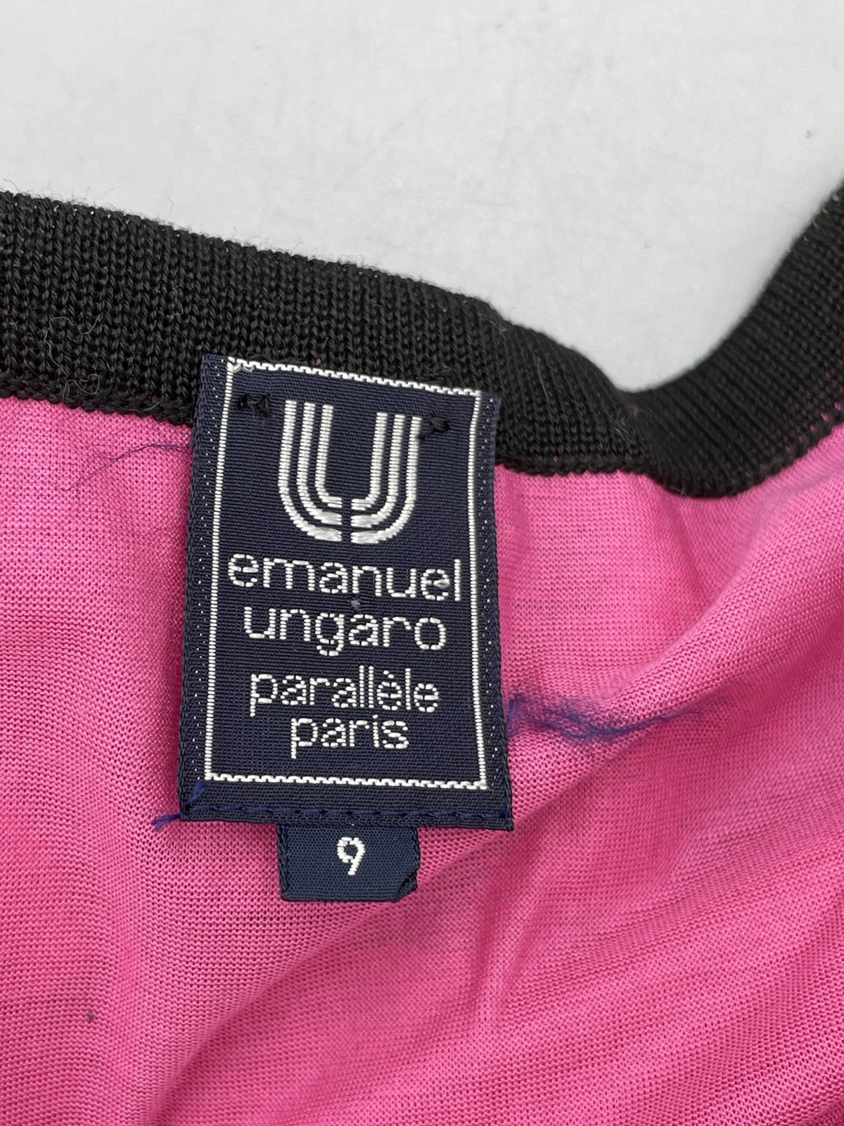 Vintage UNGARO Paris High Contrast V-neck Top Women&rsquo;s Hot Pink 1980s 1990s