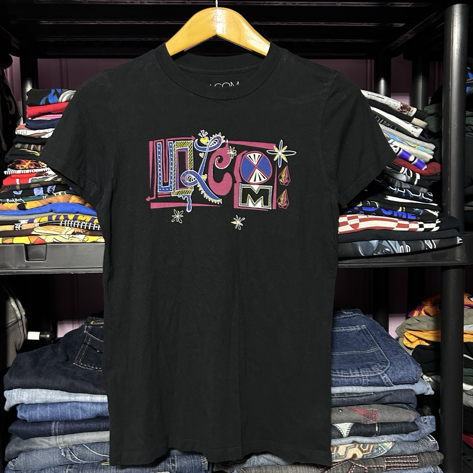 Vintage Y2K Volcom Women’s Floral Graphic T-Shirt Size L