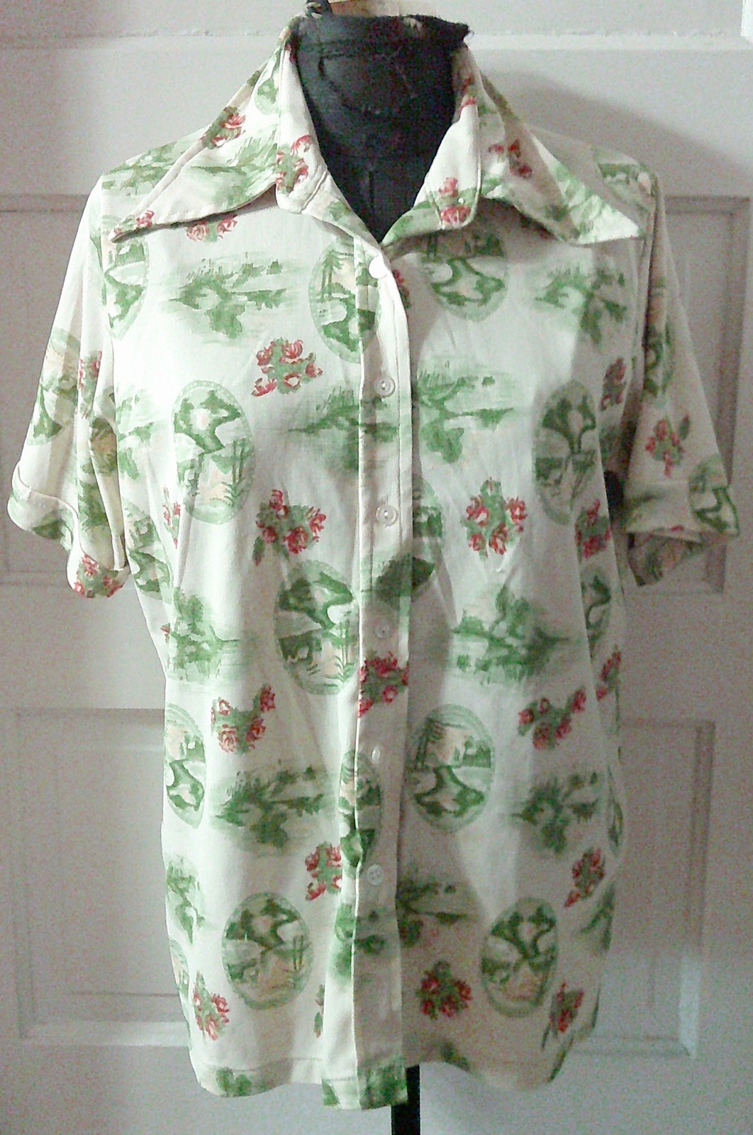 60&rsquo;s SS Silky Button Up Green Abstract Top Shirt Blouse M LAST TIME