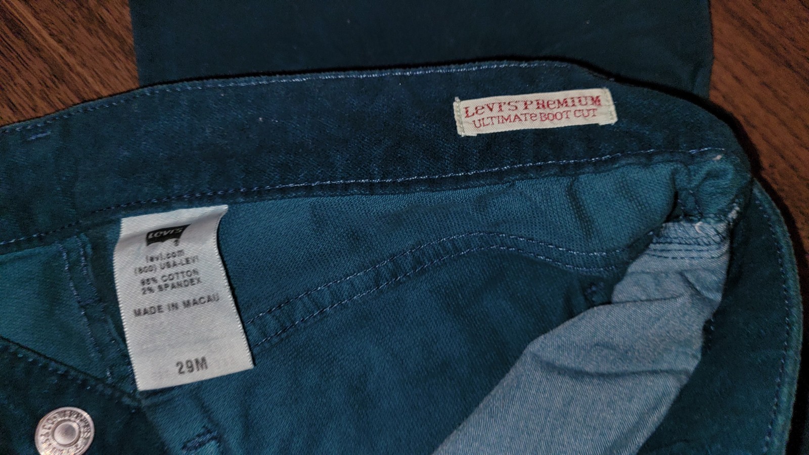 Levi&rsquo;s Premium Ultimate Bootcut GREEN Black Tab Velvety Jeans Size 29M W31 L31