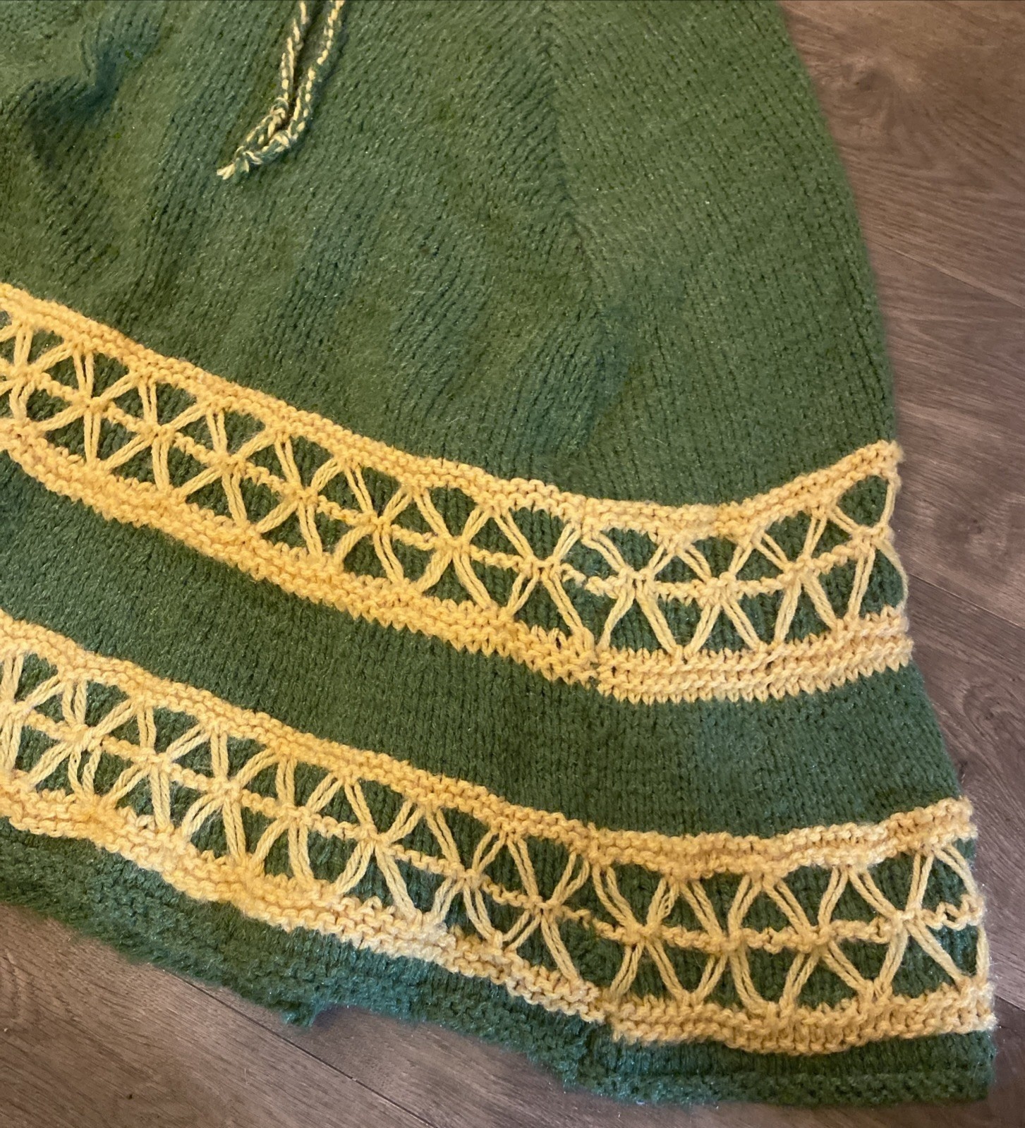 Wool Handmade Cape Poncho W/Drawstring Green Yellow 9” Opening 25.5”long Vintage