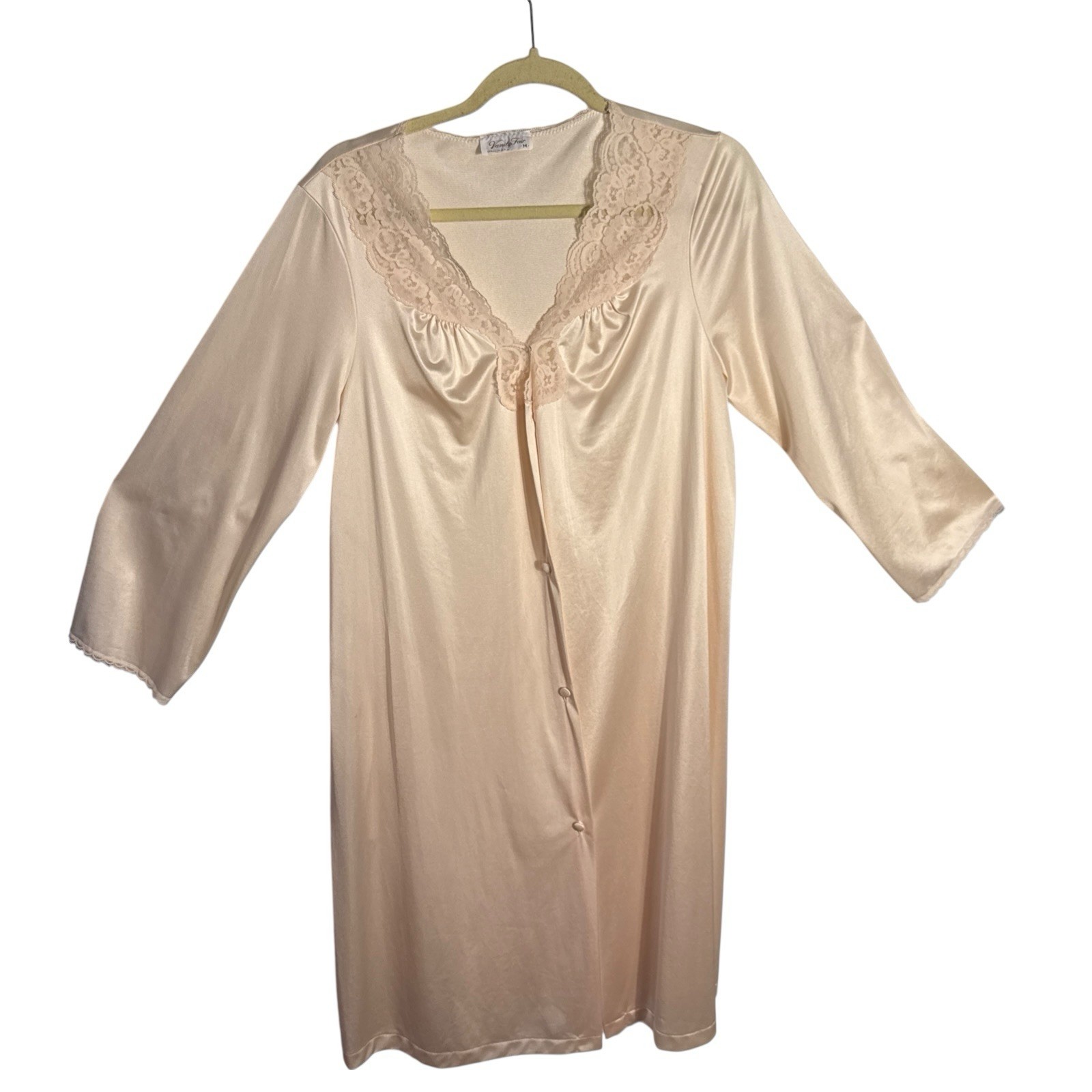 VTG Light Peach Vanity Fair Nylon Long Nightgown Lace Neck Size Medium Womenss
