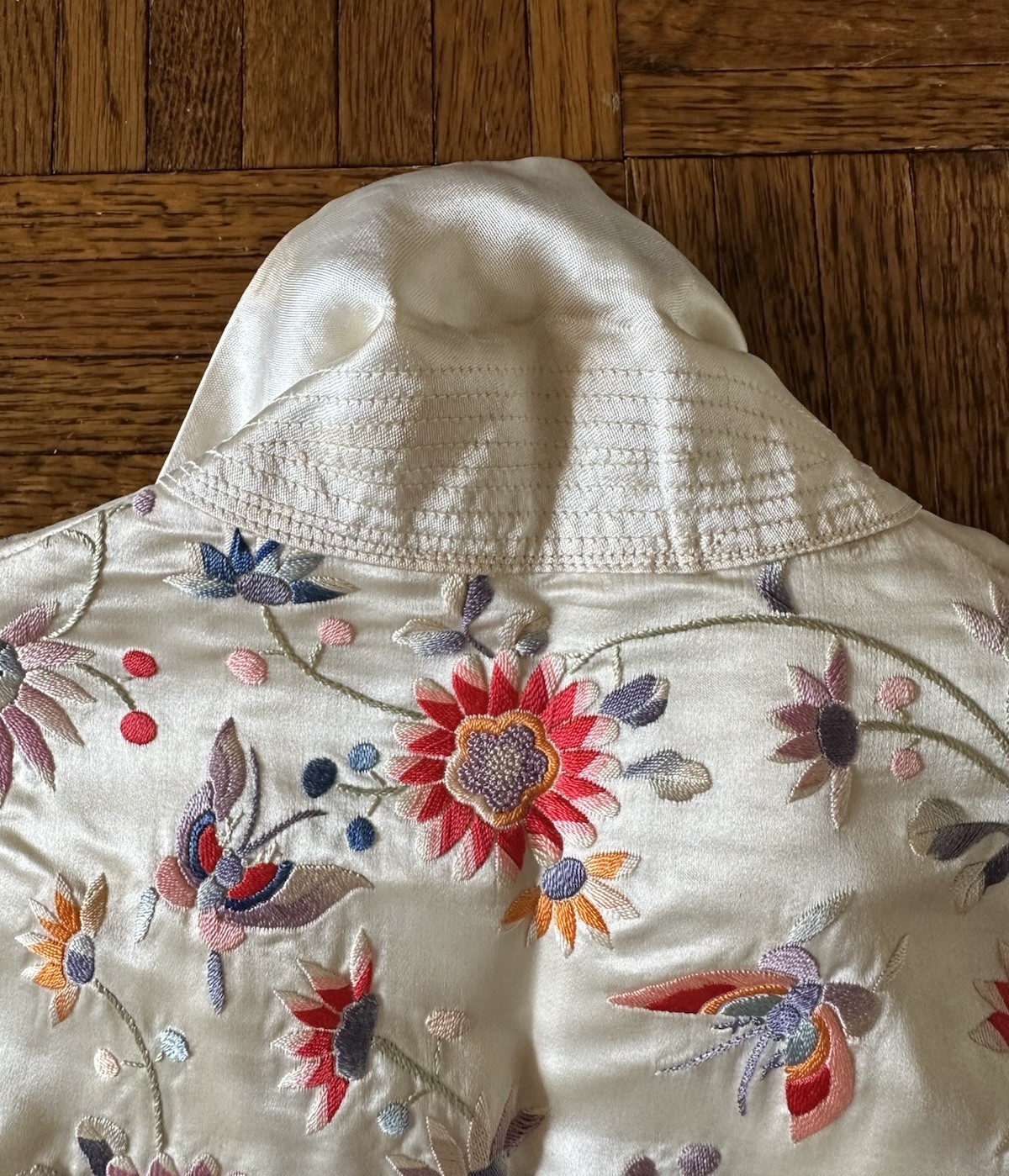 1920s 30s Silk Embroidered Export Piano Shawl Jacket Moth Floral Peking Knot VTG