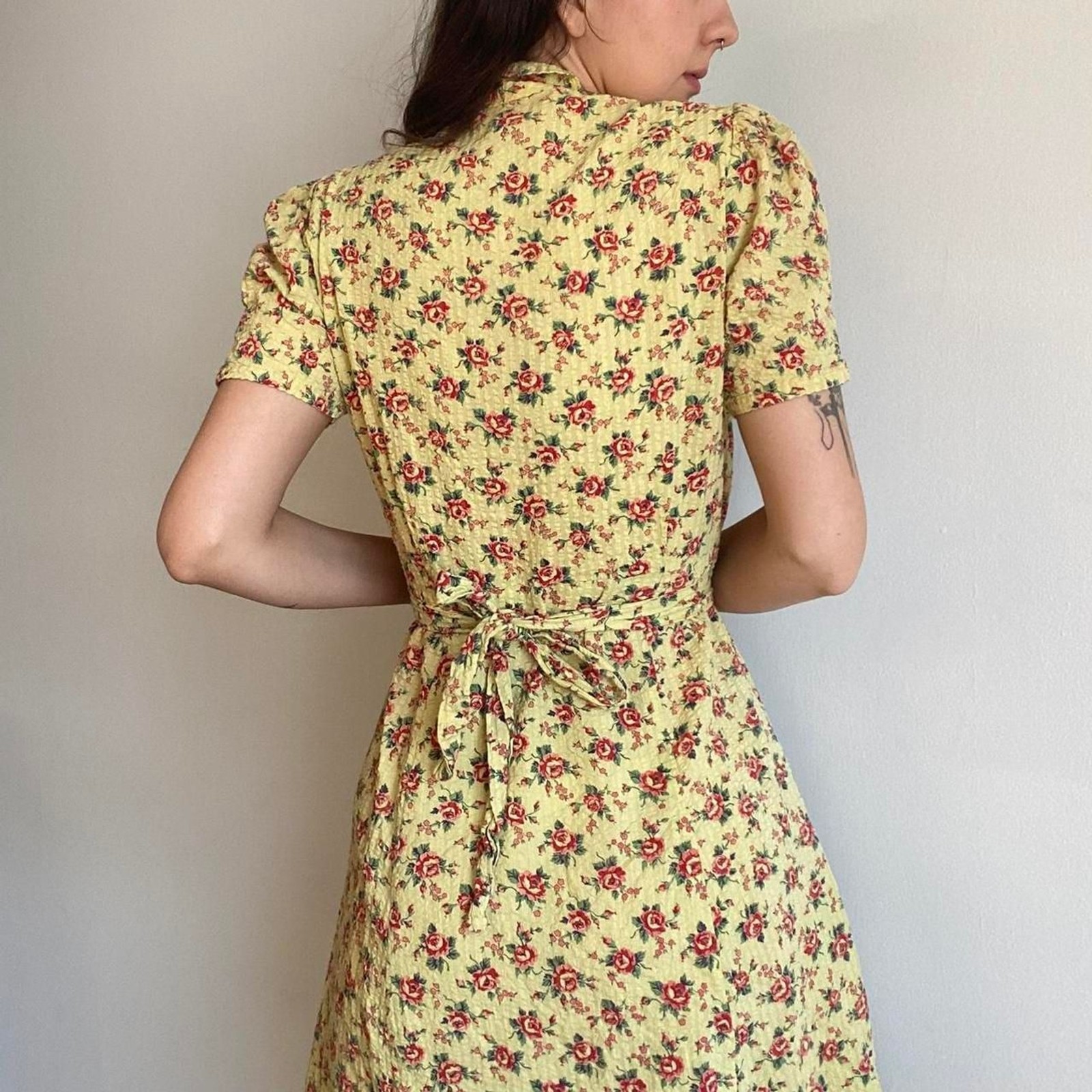 1930s/1940s seersucker cotton yellow floral hostess dress