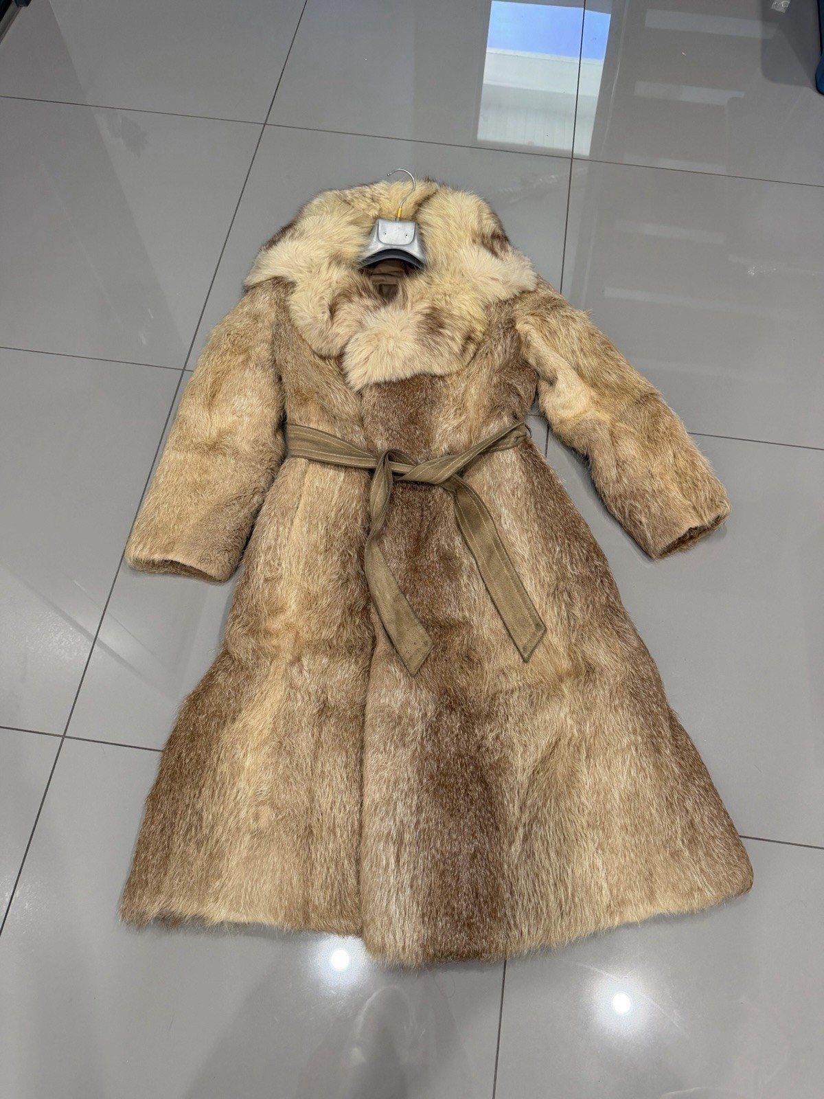 Beautiful 100% Vintage « 1960&rsquo;s » Era Women&rsquo;s REAL Fur Coat! Size XS / S
