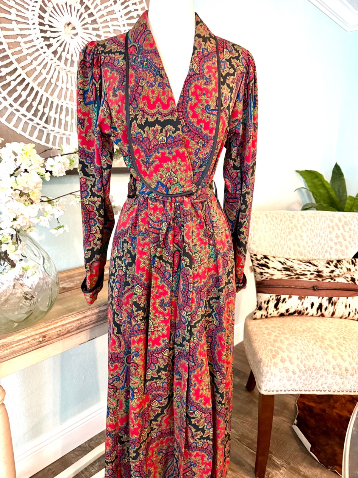 Vintage R Michael Allen 80&rsquo;s Paisley Red Black Robe Full Collar sz S