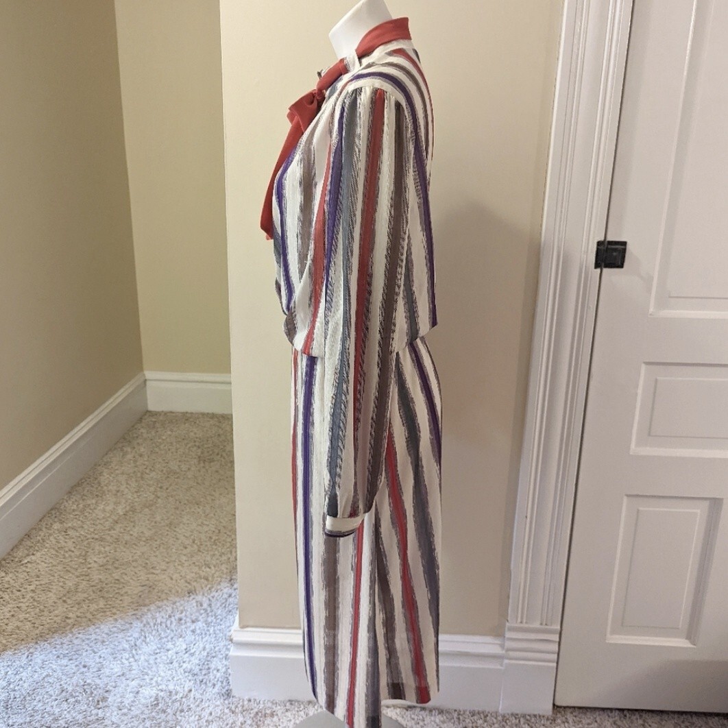 Vintage Impromptu white, red, gray, brown and purple dress w/ tie at neck size L
