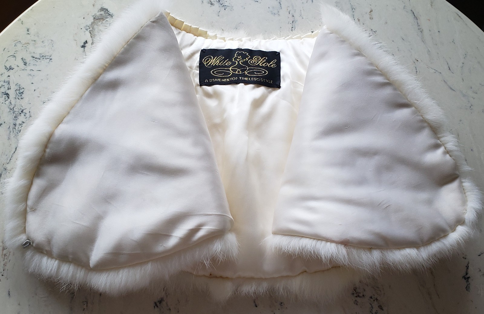 WHITE STOLE &lsquo;Princess&rsquo; Ivory Rabbit Fur Shawl | Old Hollywood Glamour (XS-S)