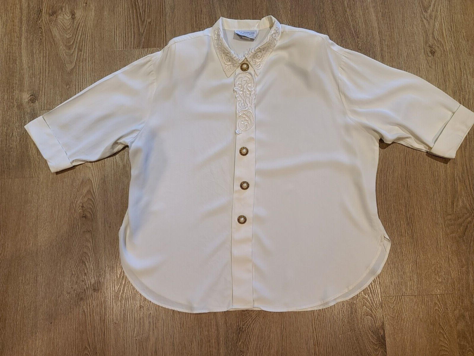 S. L. FASHIONS~ VTG Ivory Acetate/Rayon Blouse~ 3/4 Sleeve Brass/Pearl Button~20