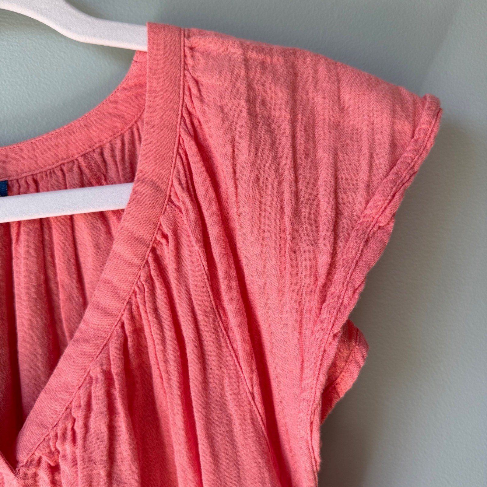 Old Navy Crinkle Gauze Flutter Sleeve Peach Dress V-Neck Tiered Pockets Medium