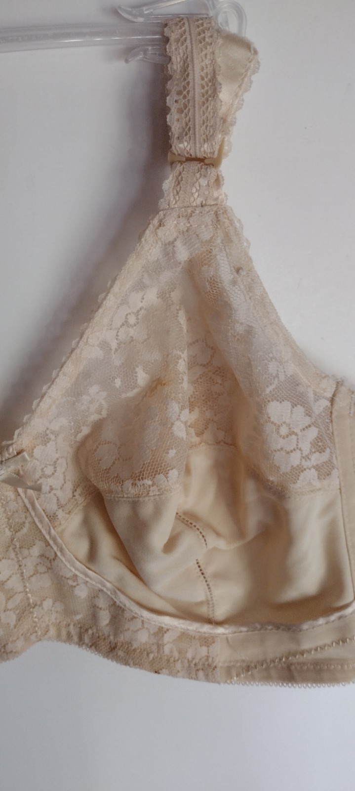 VINTAGE CARNIVAL 40C BEIGE WIRELESS FULL COVERAGE FLORAL LACE 065 GIVE N TAKE…