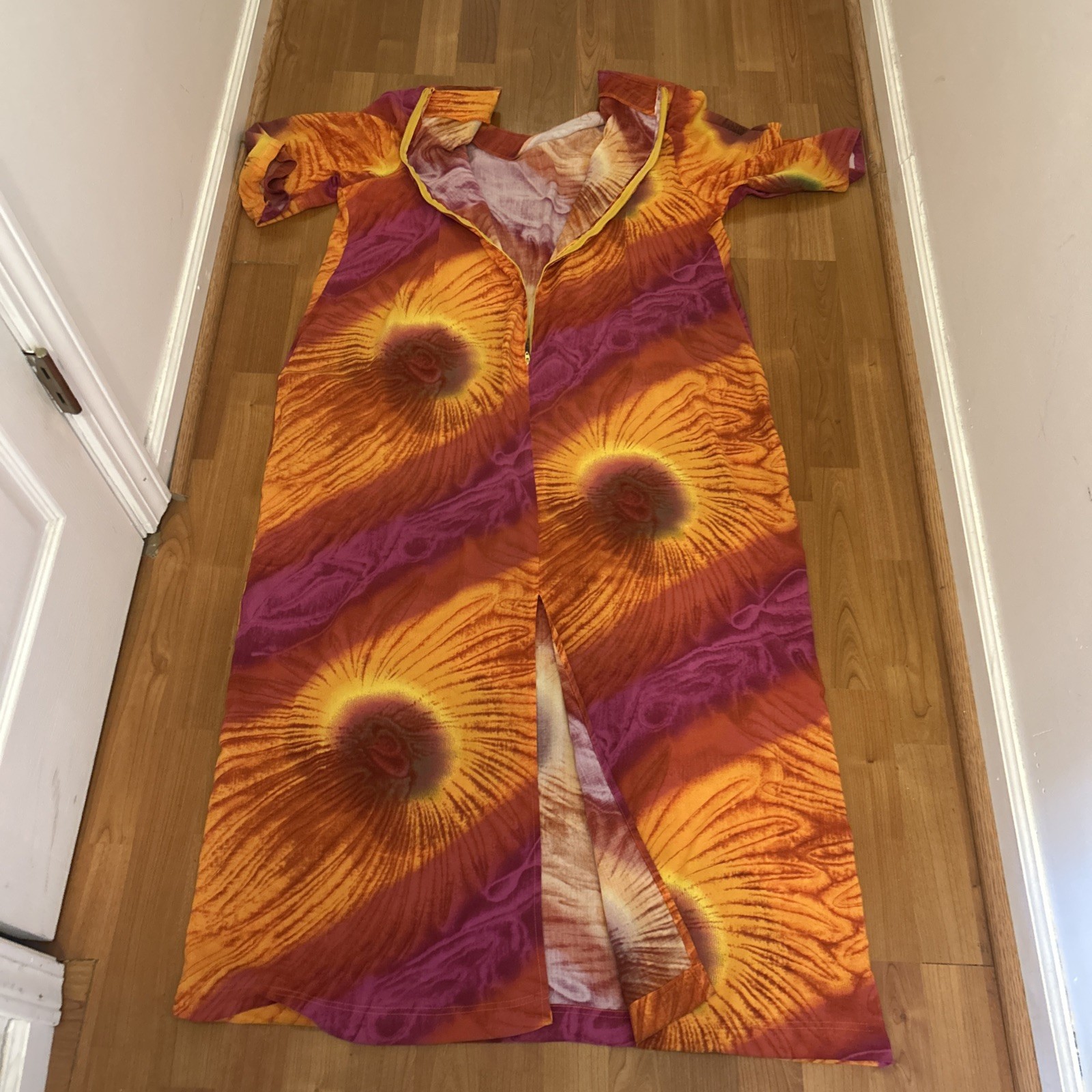 1980’s Homemade Psychedelic Sunburst Caftan Hippie Tye-dye Maxi Dress S-22-24W