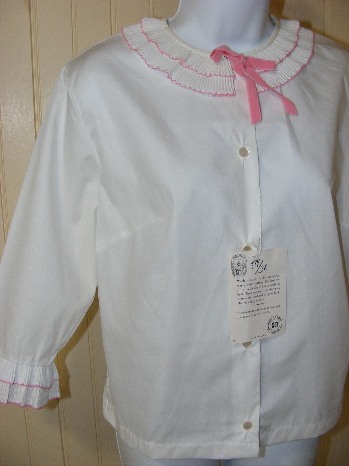60s BLOUSE WHITE POLYCOTTON BUTTON UP SHIRT RUFFLE COLLAR 3/4 SLEEVE CROPPED S34