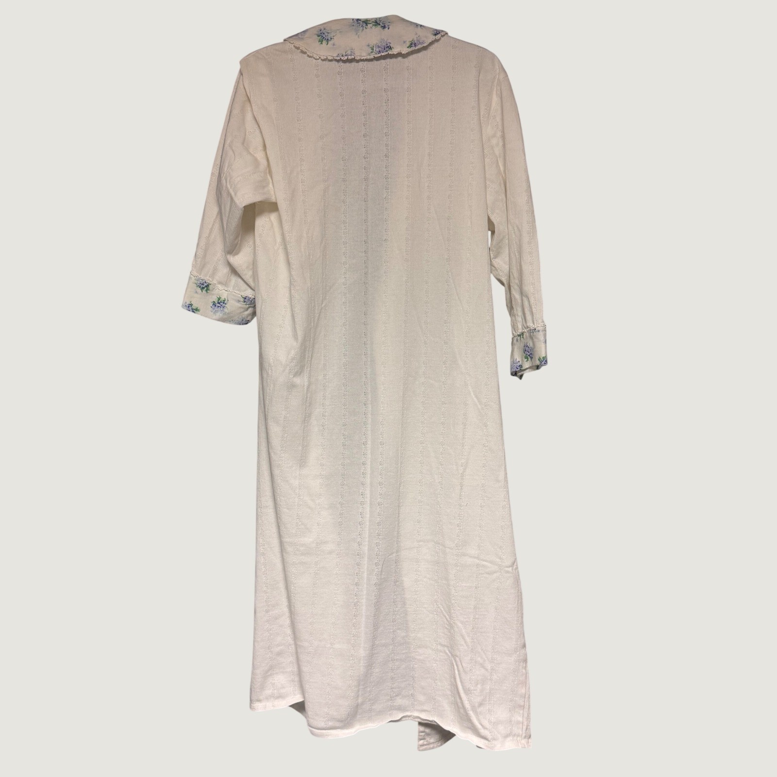 Vintage Eileen West Robe White Pointelle Floral Trim Wrap Petite USA Made 1993
