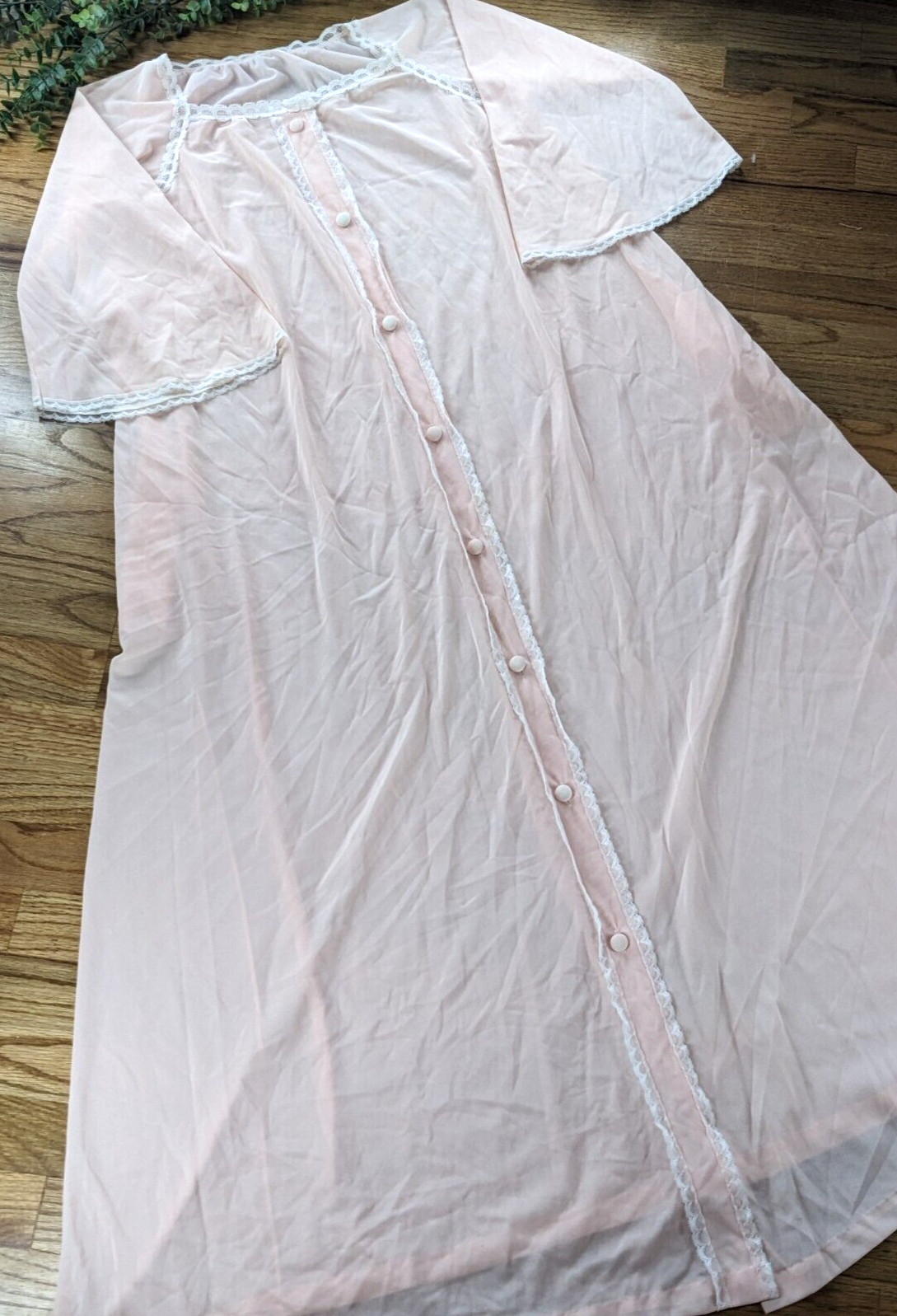 Pockets!🪷VTG Miss Elaine S Pale Pink Lace Trim Nylon Nightgown Grandmacore Cozy