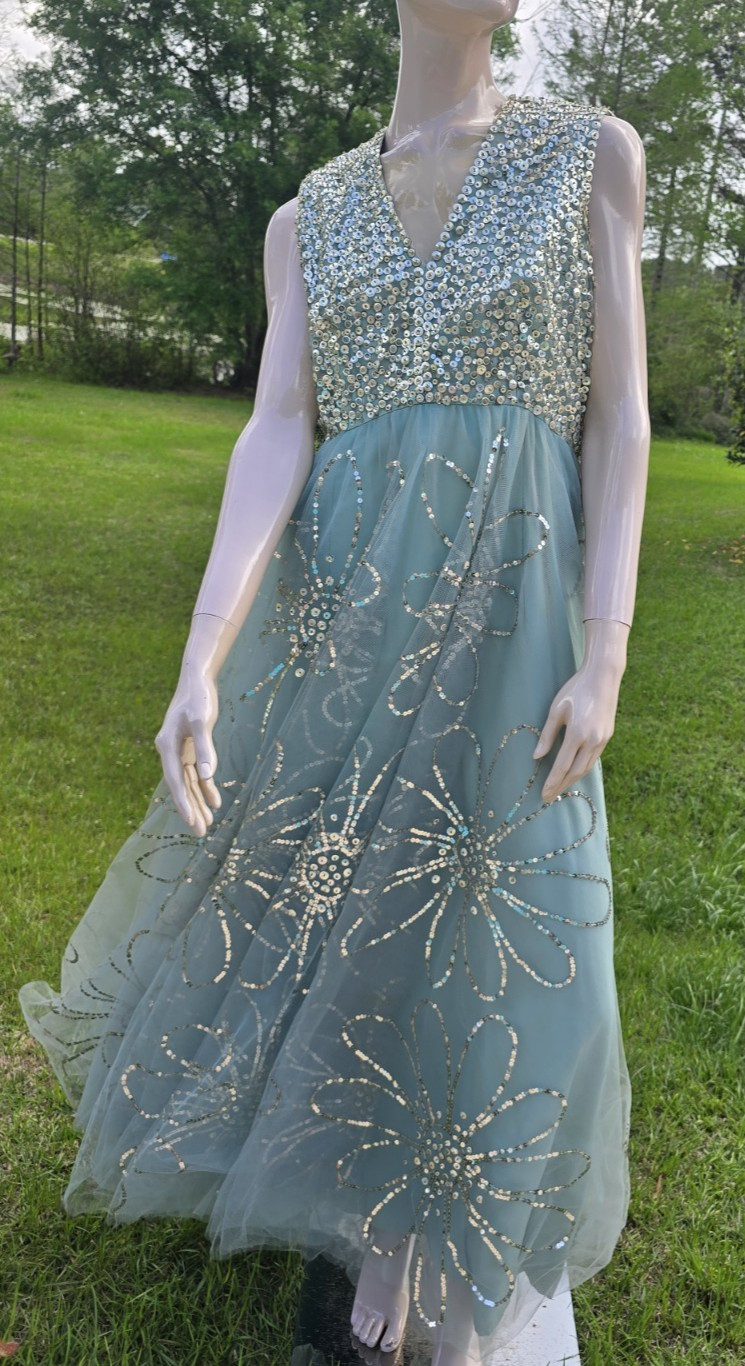 Victoria Royal Ltd. Vintage 60s Beaded Ice Blue Silk Formal Prom Dress size 18
