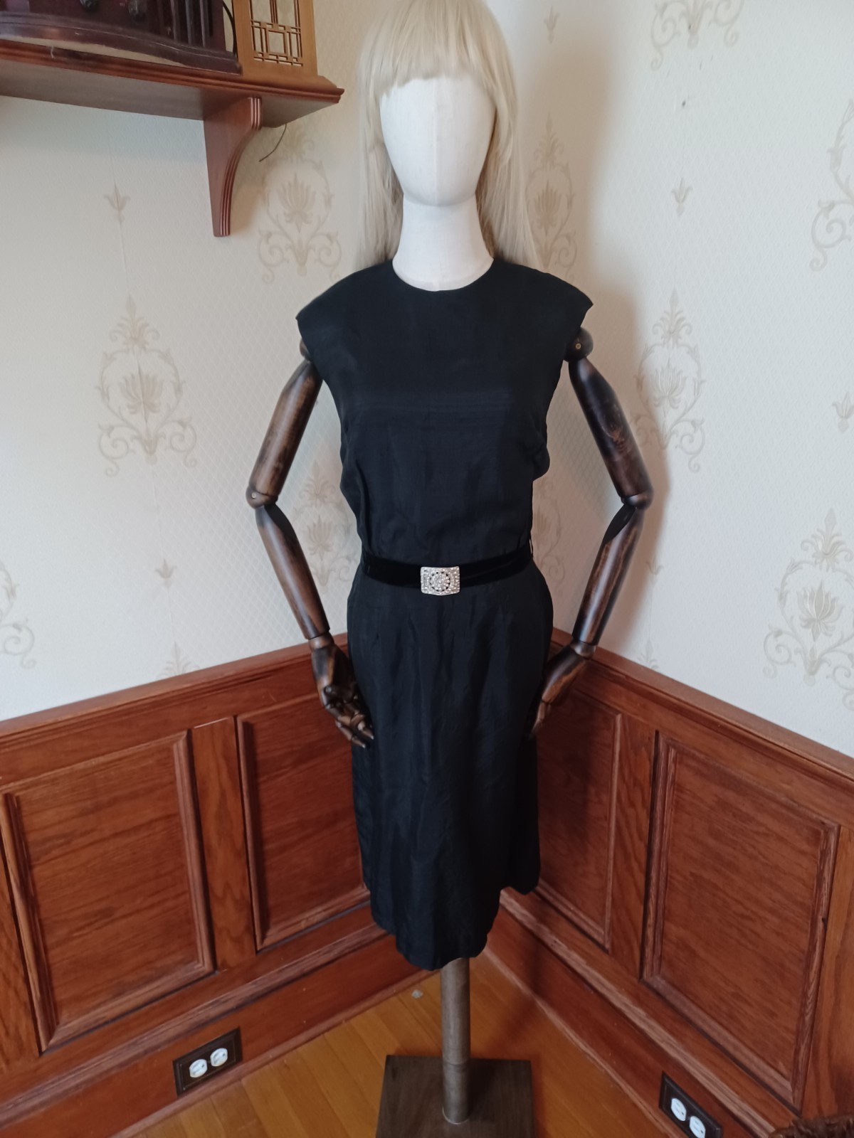 Vintage 1950s/1960s Silk Little Black Sheath Cocktail Body Conscious Dress