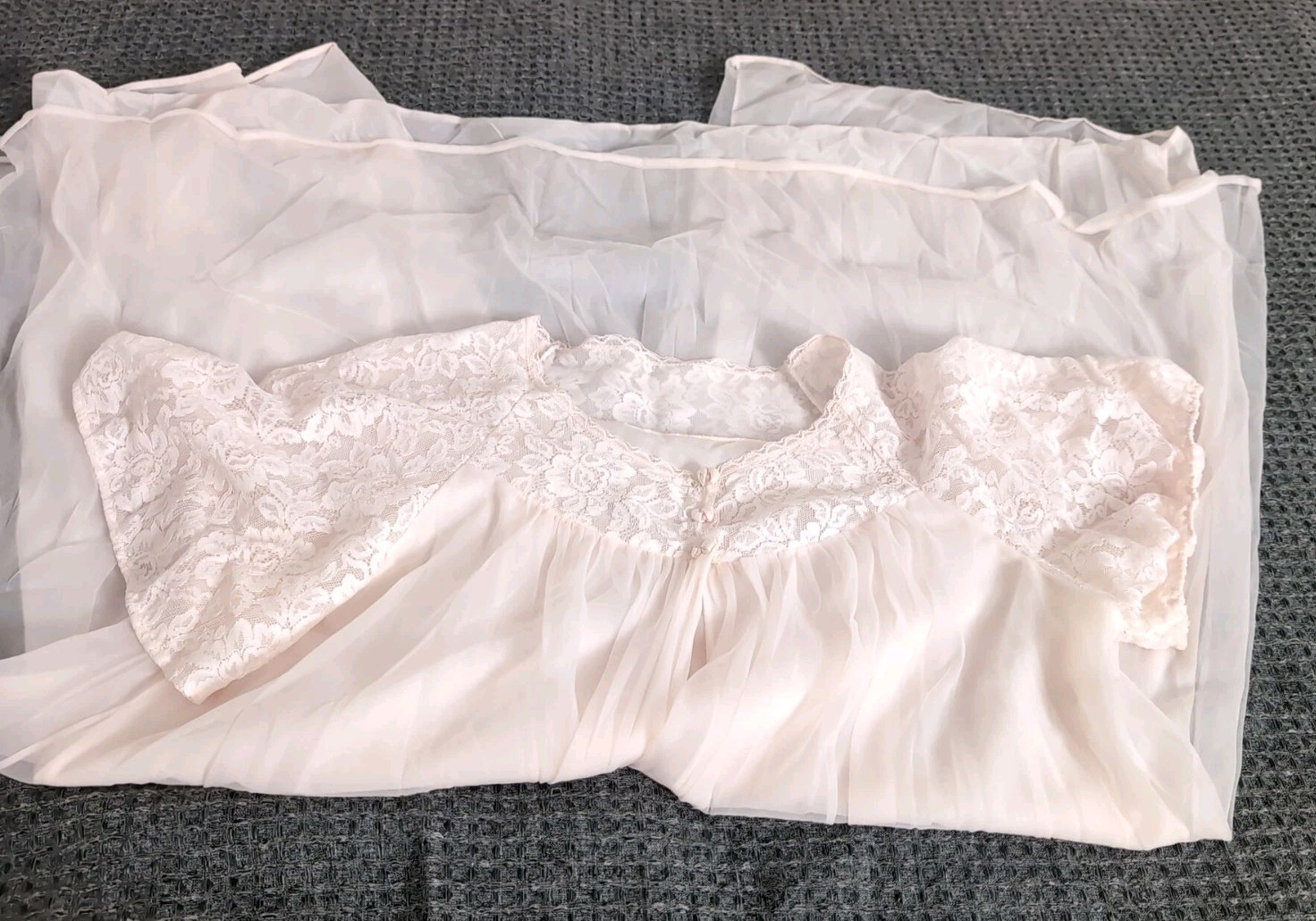VINTAGE FORMFIT ROGERS PINK CHIFFON & LACE Babydoll ROBE Medium