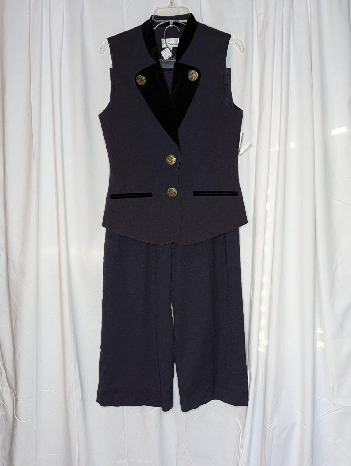 Vintage Women&rsquo;s Navy Velvet Collar Pantsuit by Item. Size 10. Faille. Lined.