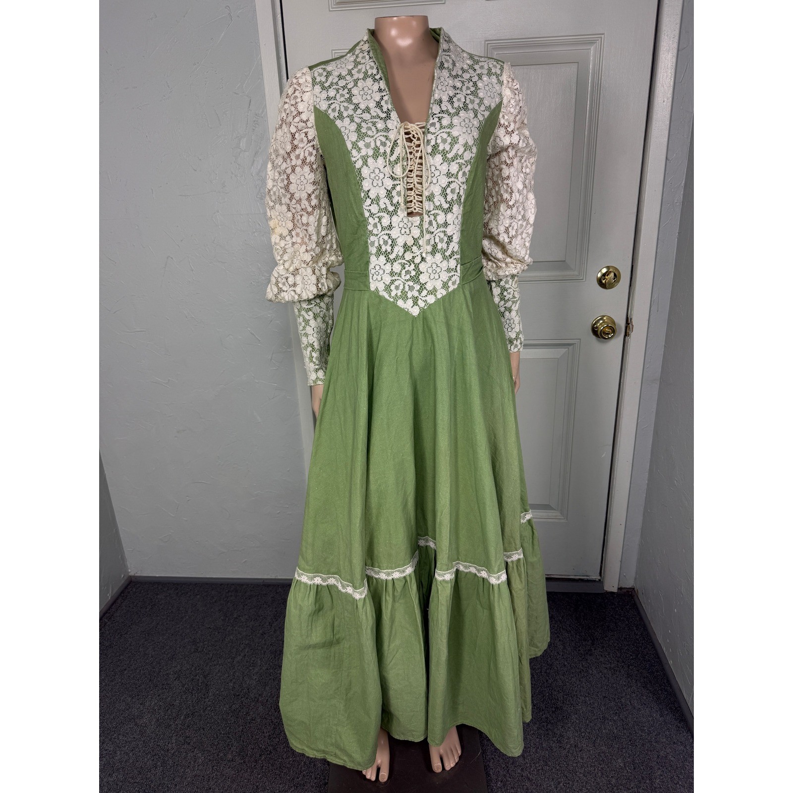 Vintage 70s Prairie Renaissance Women&rsquo;s Maxi Dress Cotton Lace Floral Hippy B3-3