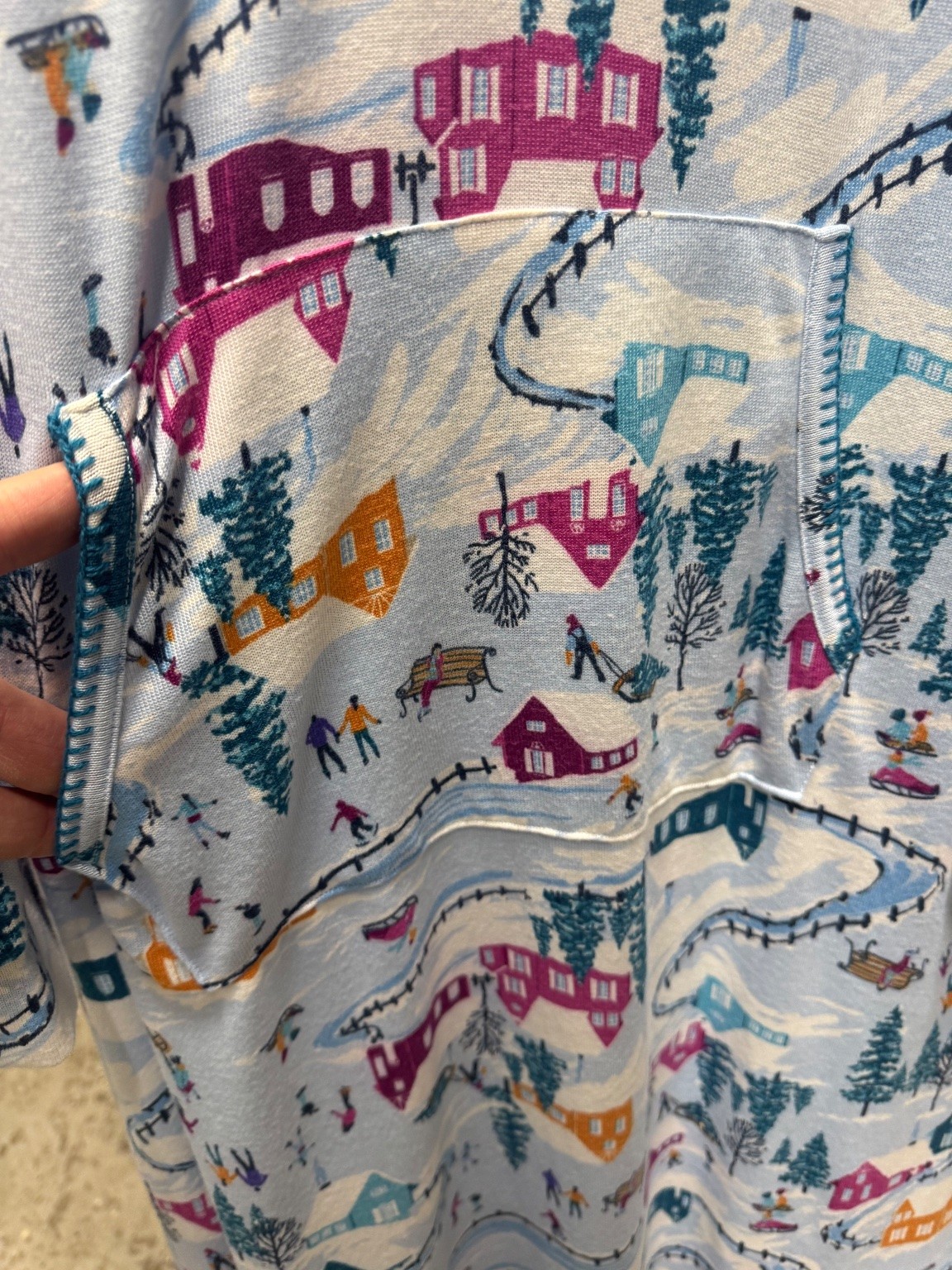 DA3289 COMFORTCODE by Cuddl Duds Nightgown M Winter Village Scene Pockets