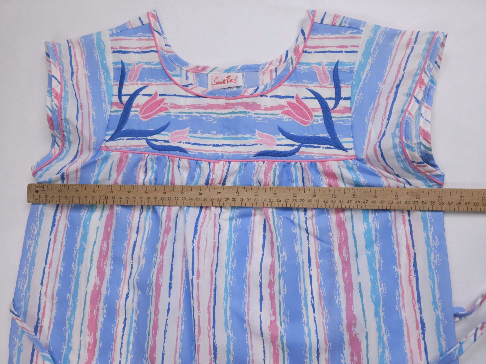 Smart Time Vintage Poly Cotton Embroidered Tulip Spring House Dress Medium