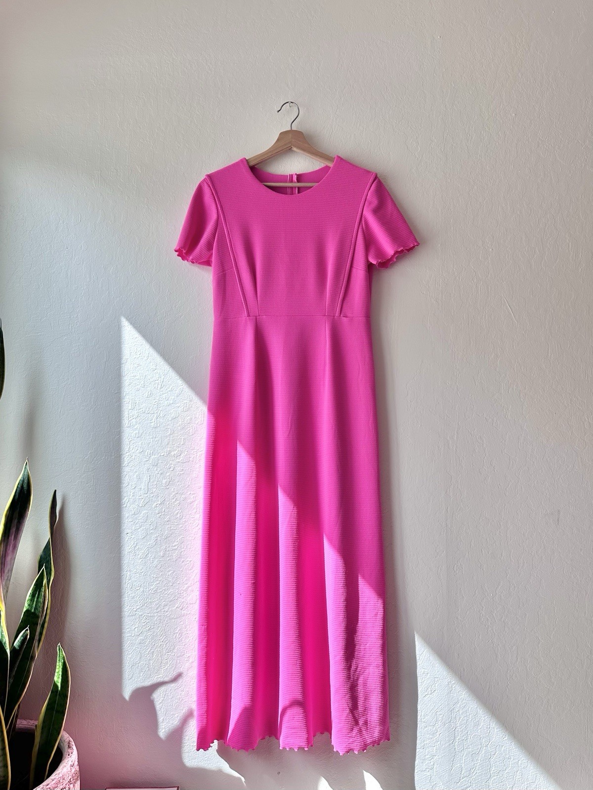 Vintage 1960s handmade mod pink textured knit maxi cocktail dress women’s large