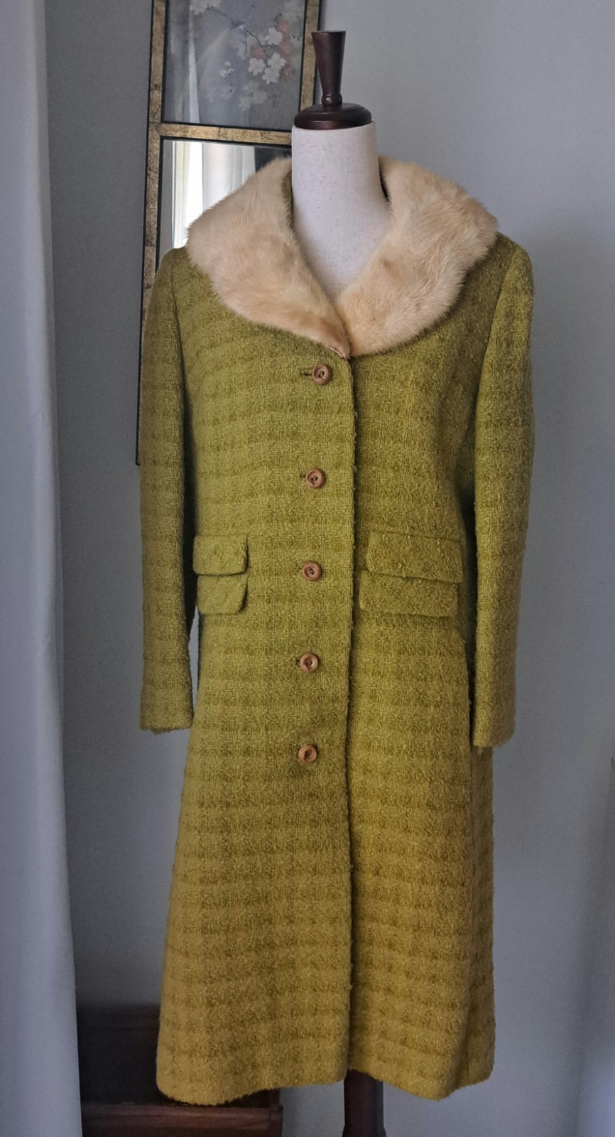 Vintage B. Forman Co. Green Coat Fur Collar Buttons Approx. M (see measurements)
